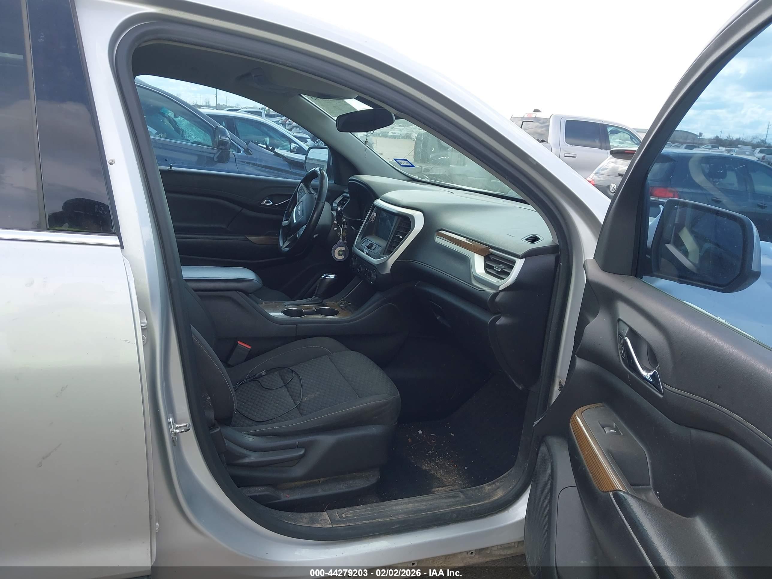 GMC ACADIA image 5