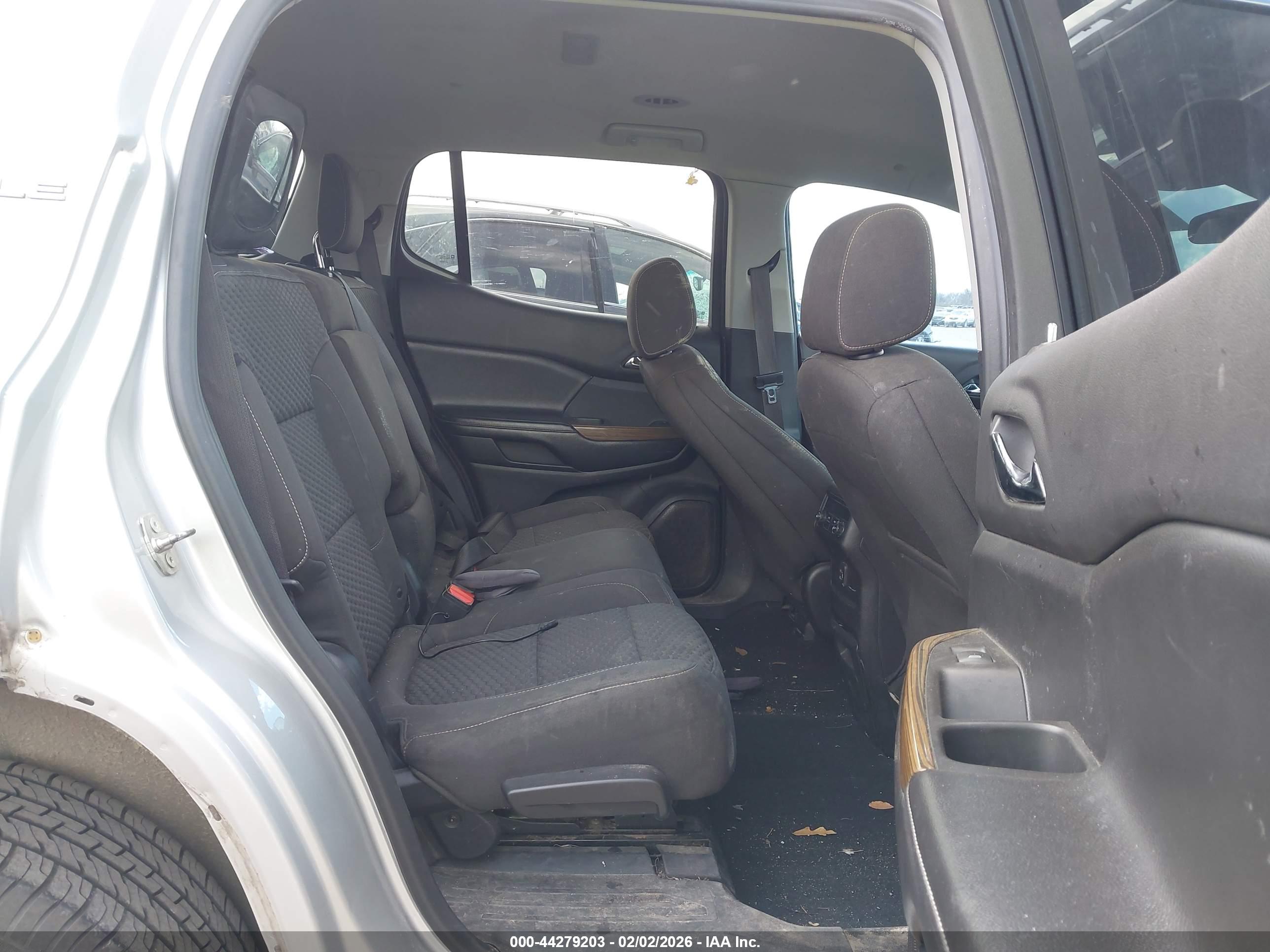 GMC ACADIA image 8
