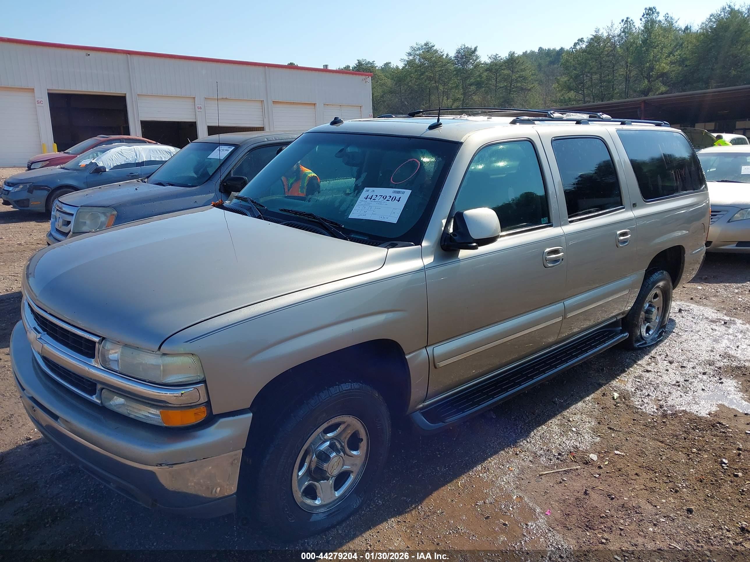CHEVROLET SUBURBAN image 2