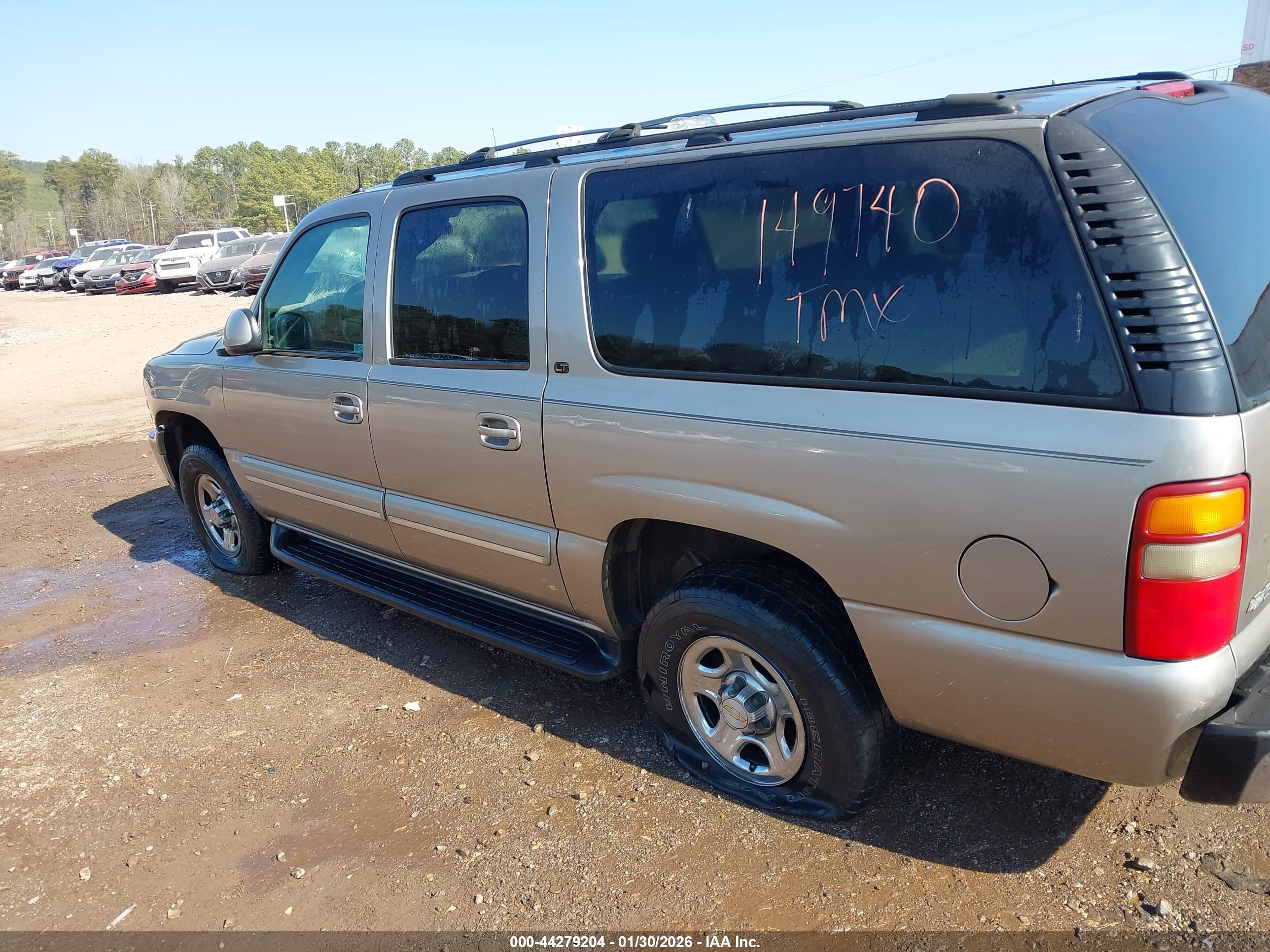 CHEVROLET SUBURBAN image 6