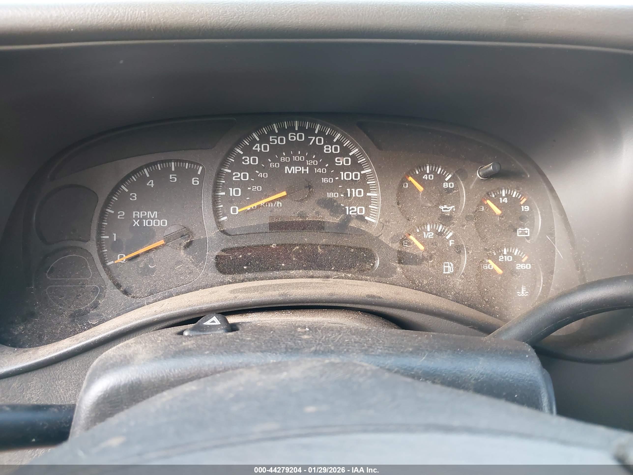 CHEVROLET SUBURBAN image 7