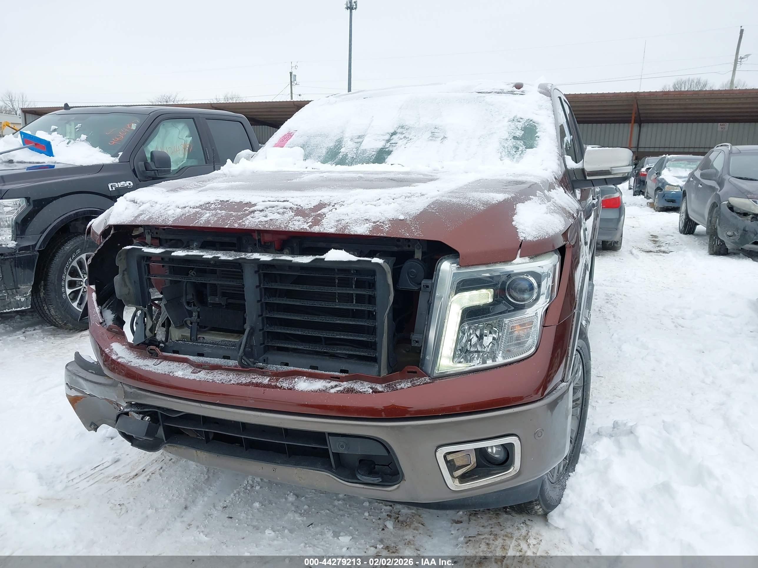 NISSAN TITAN image 6