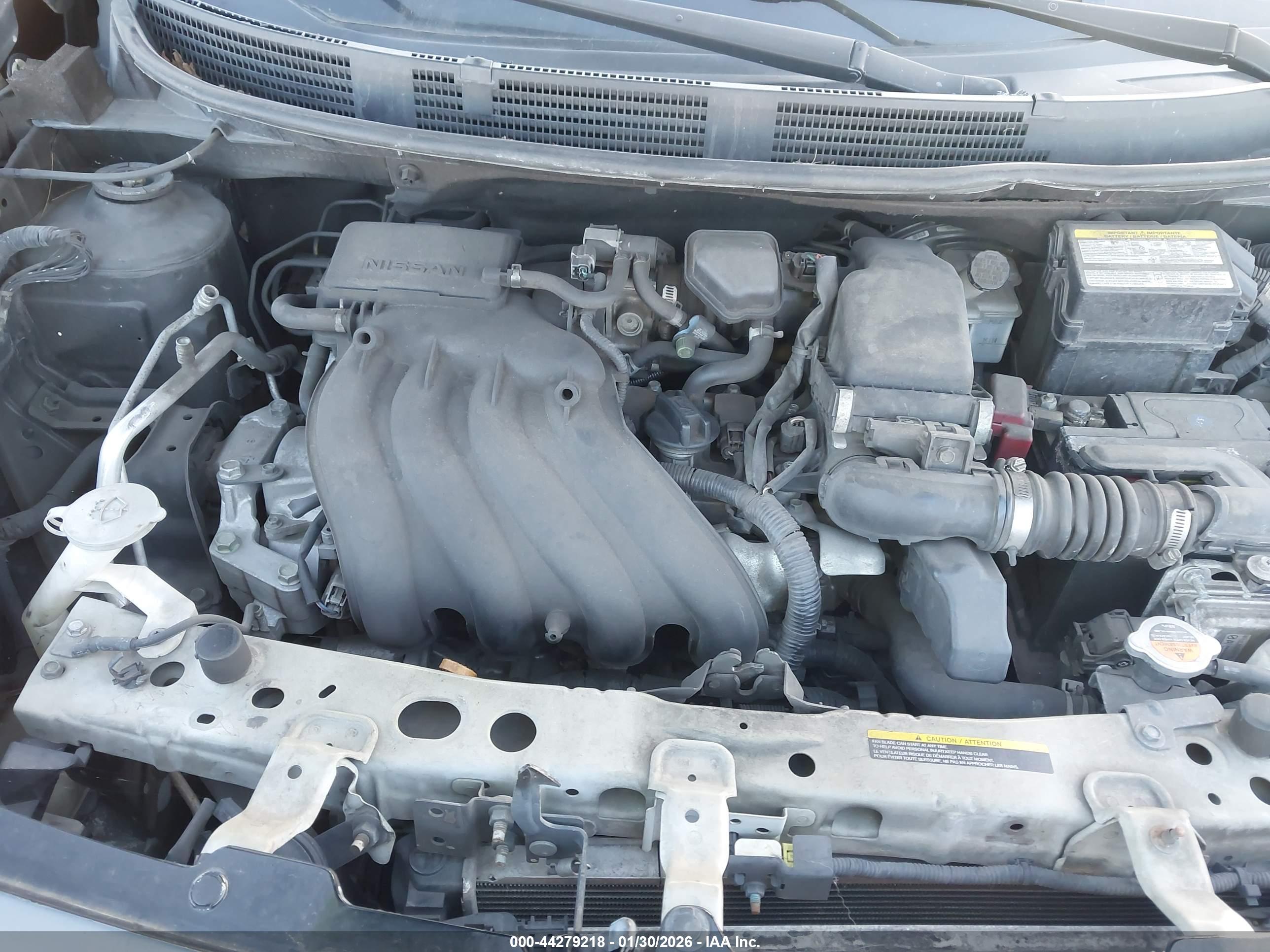 NISSAN VERSA image 10