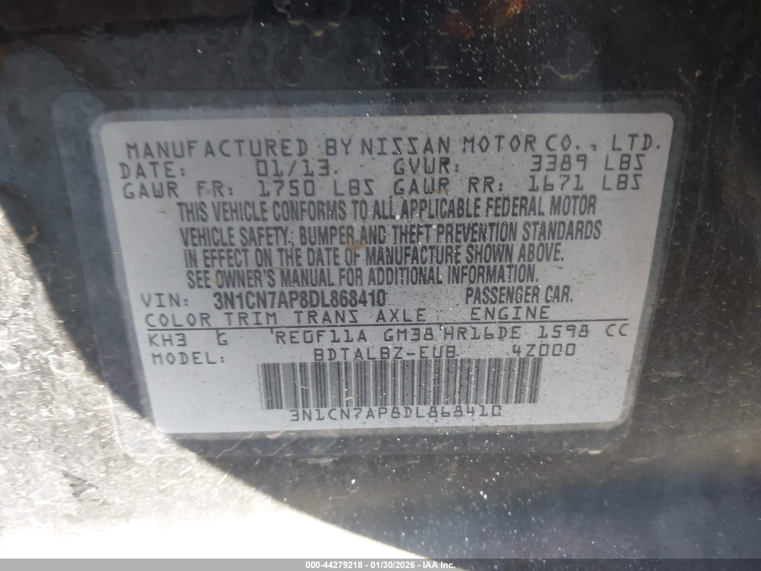 NISSAN VERSA image 9