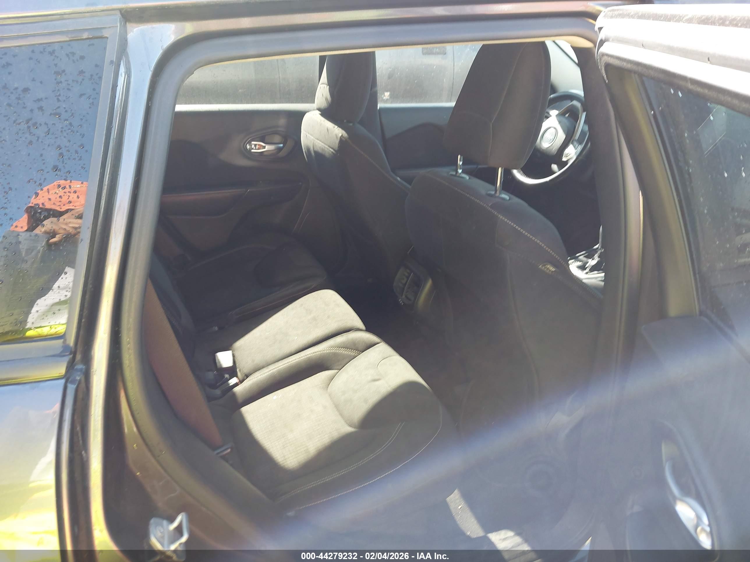 JEEP CHEROKEE image 8