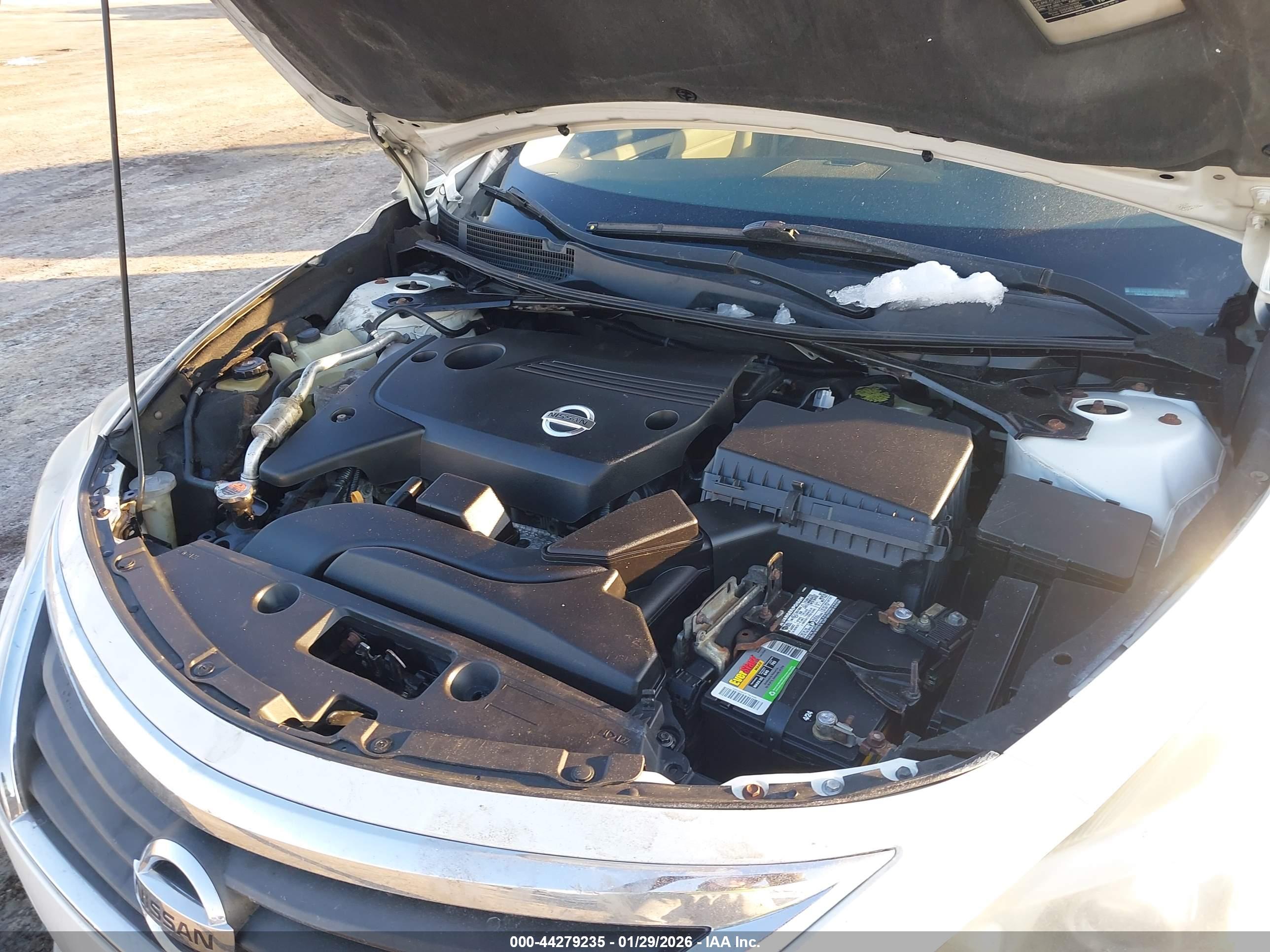 NISSAN ALTIMA image 10