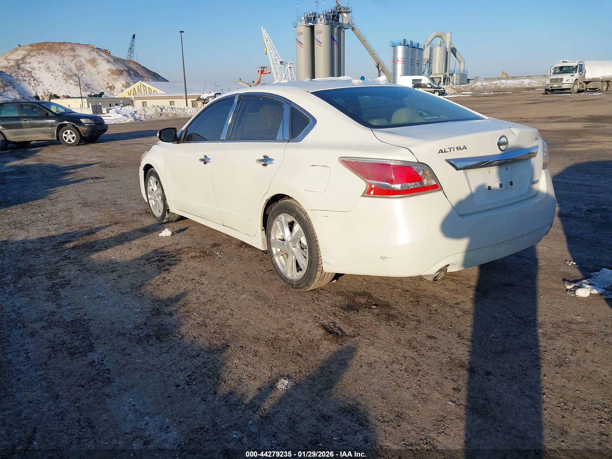 NISSAN ALTIMA image 3