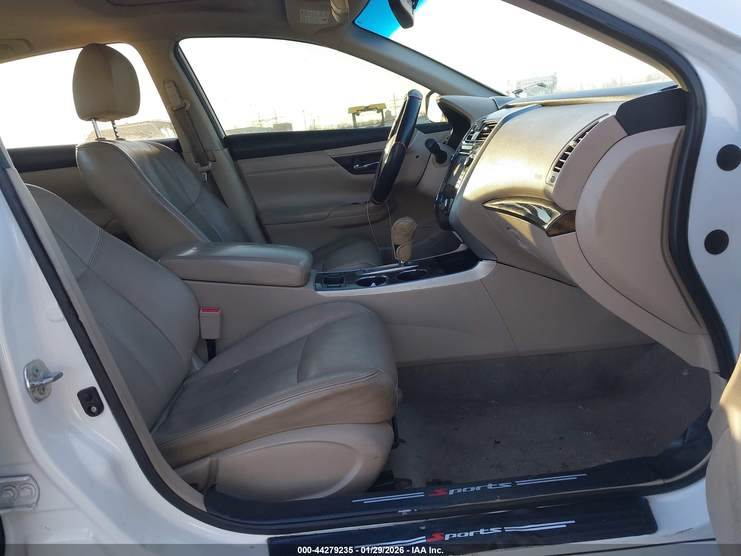 NISSAN ALTIMA image 5