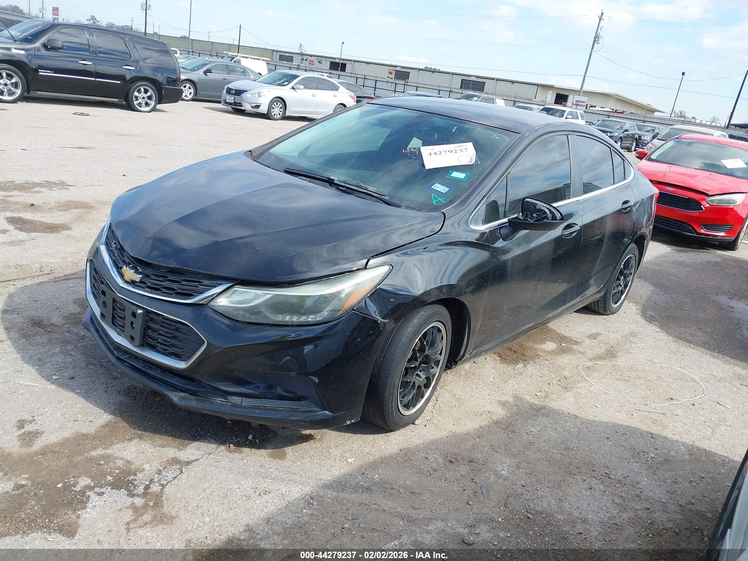 CHEVROLET CRUZE image 2