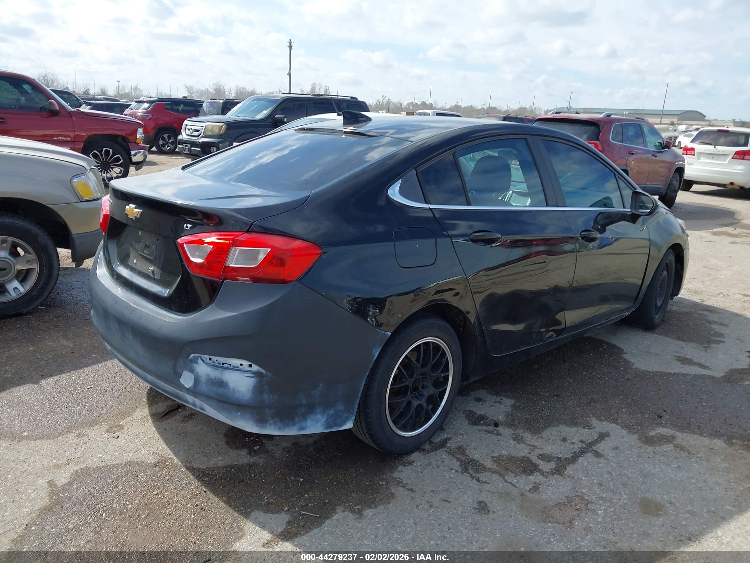 CHEVROLET CRUZE image 4
