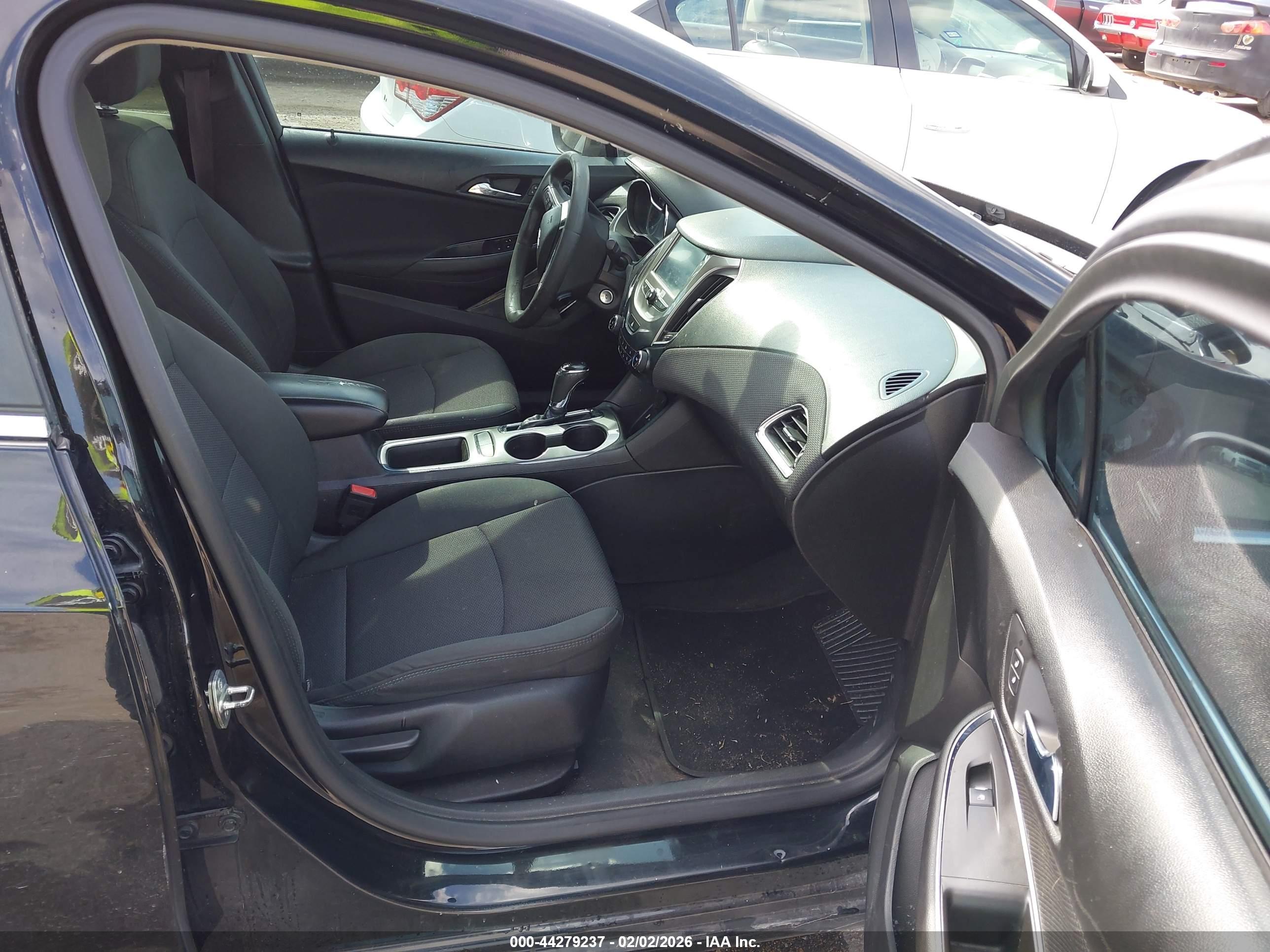 CHEVROLET CRUZE image 5