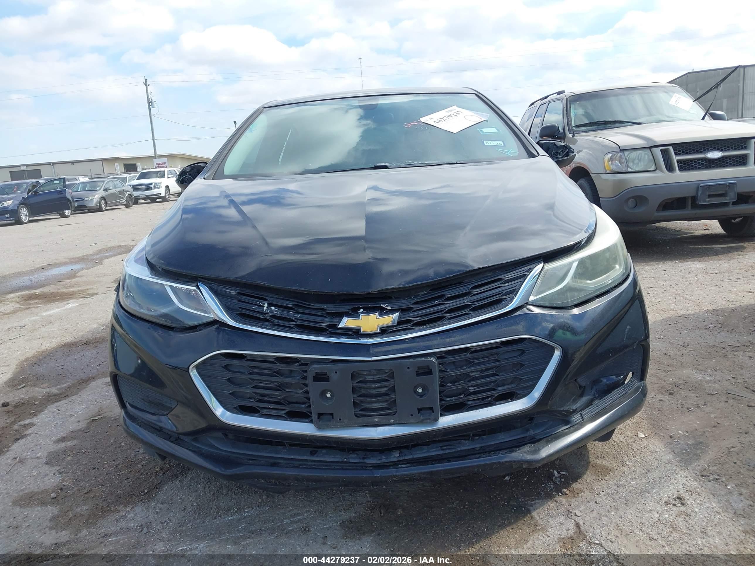 CHEVROLET CRUZE image 6