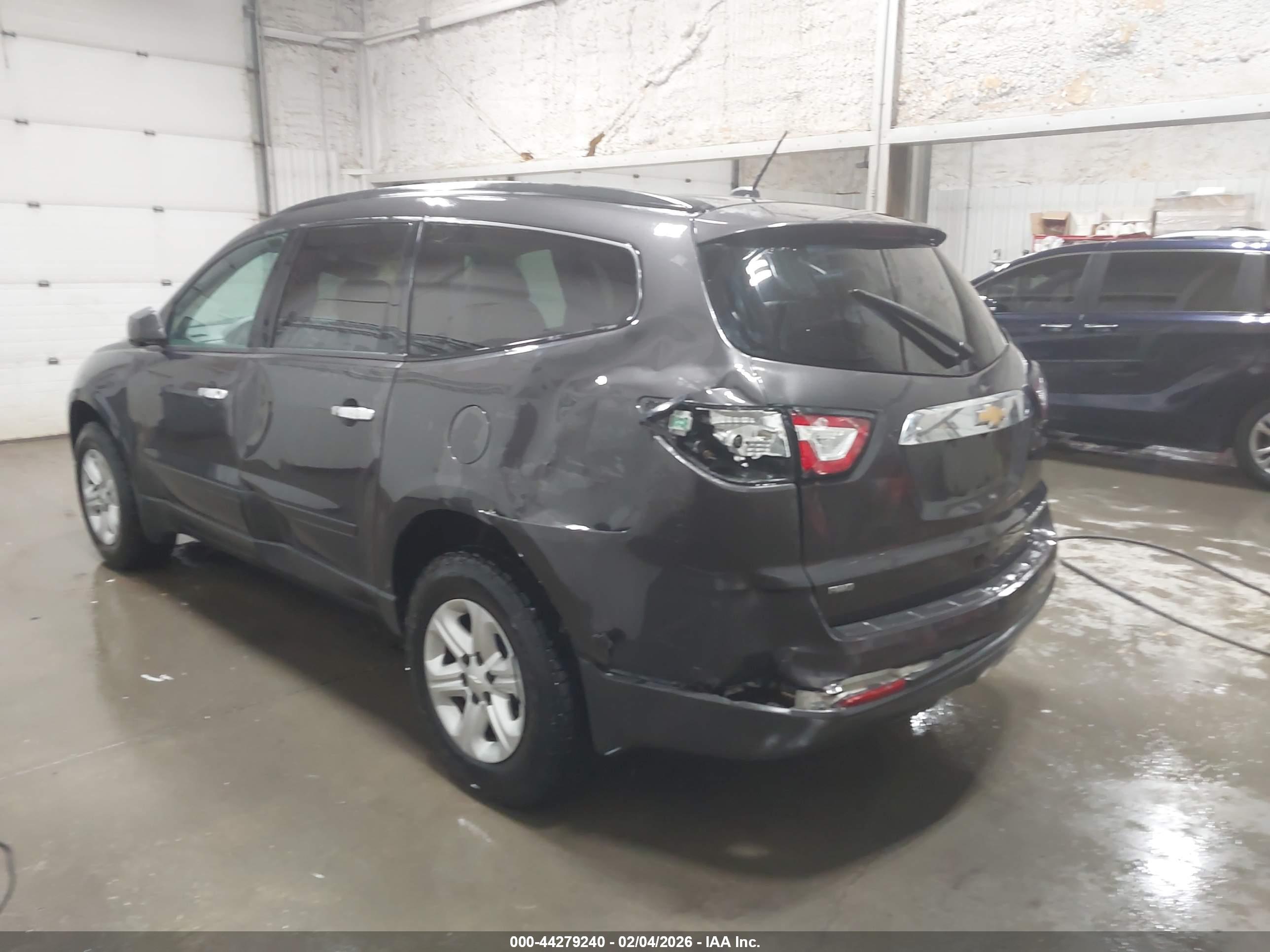 CHEVROLET TRAVERSE image 3