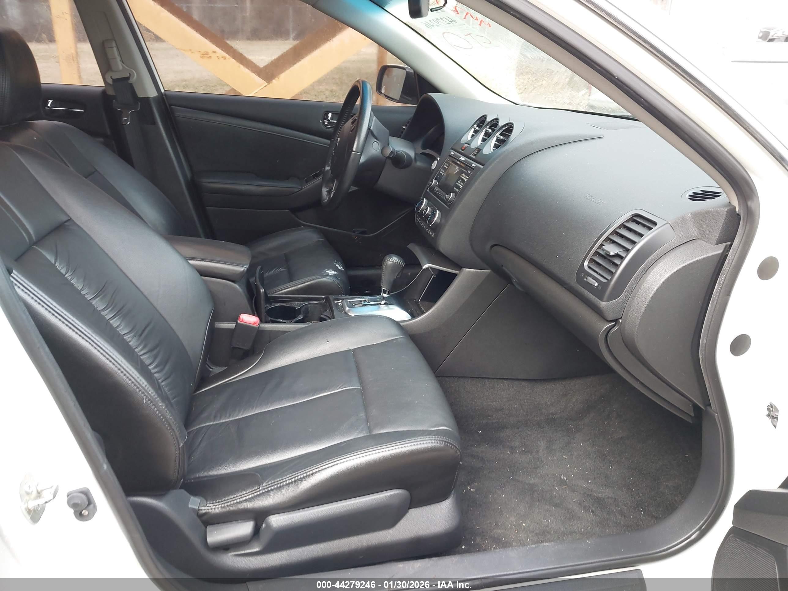 NISSAN ALTIMA image 5