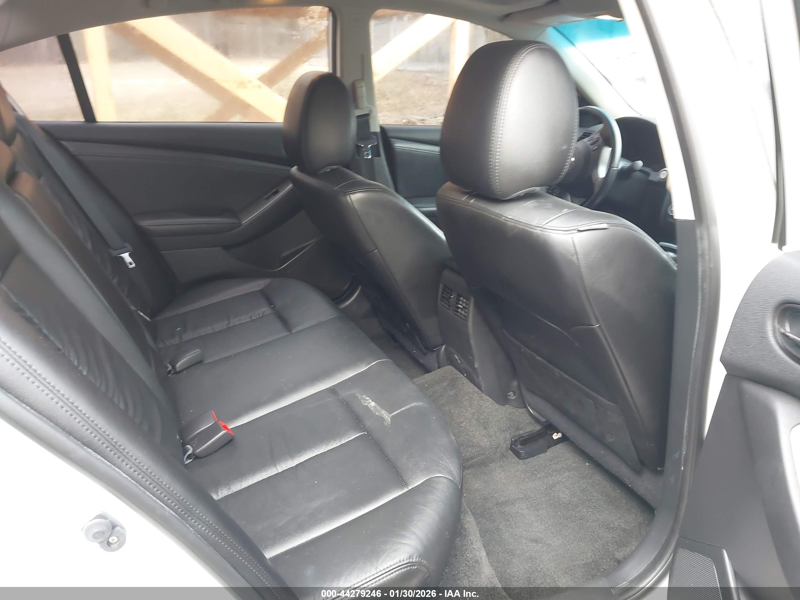 NISSAN ALTIMA image 8