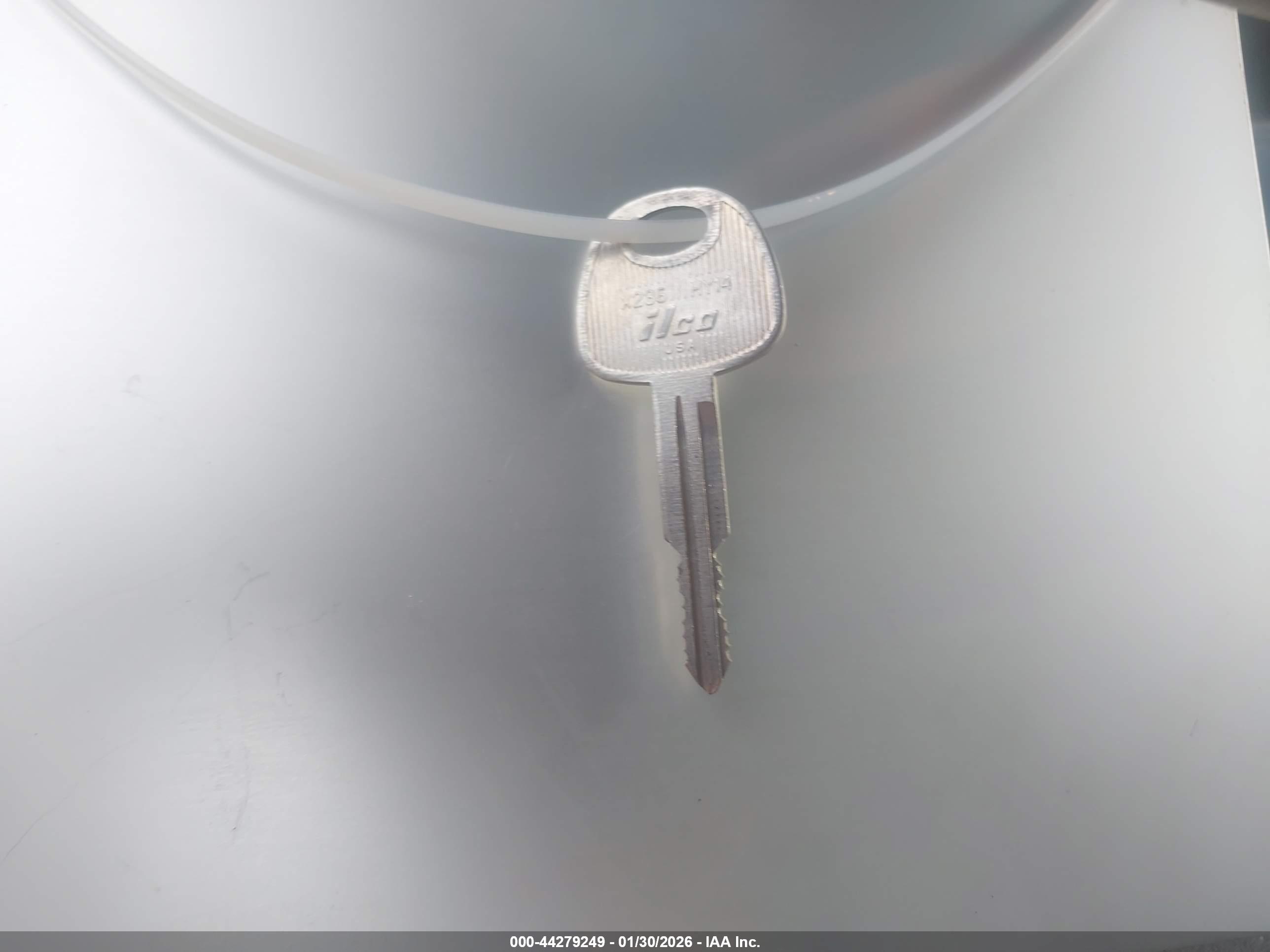 HYUNDAI TUCSON image 11