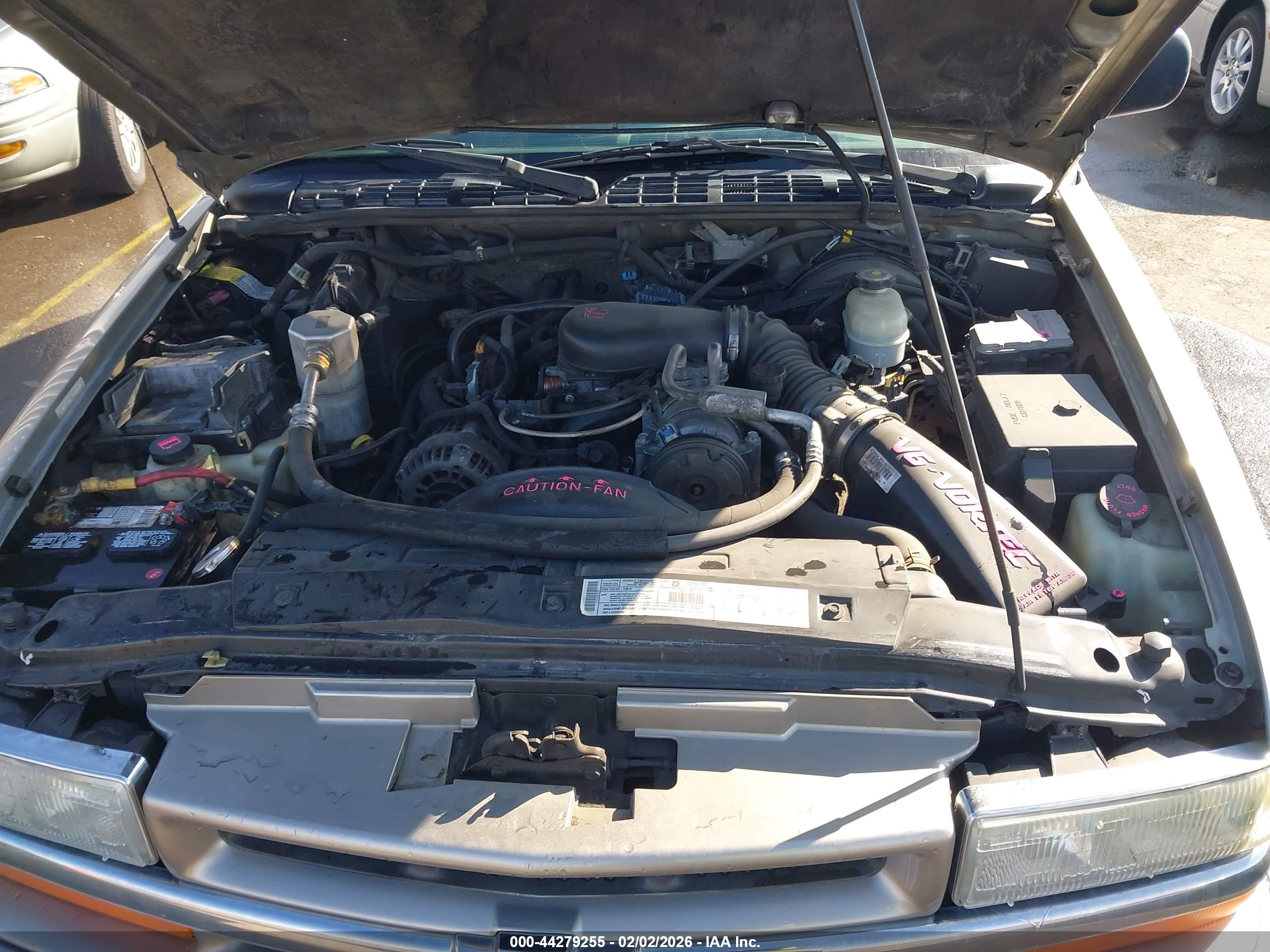 CHEVROLET BLAZER image 10