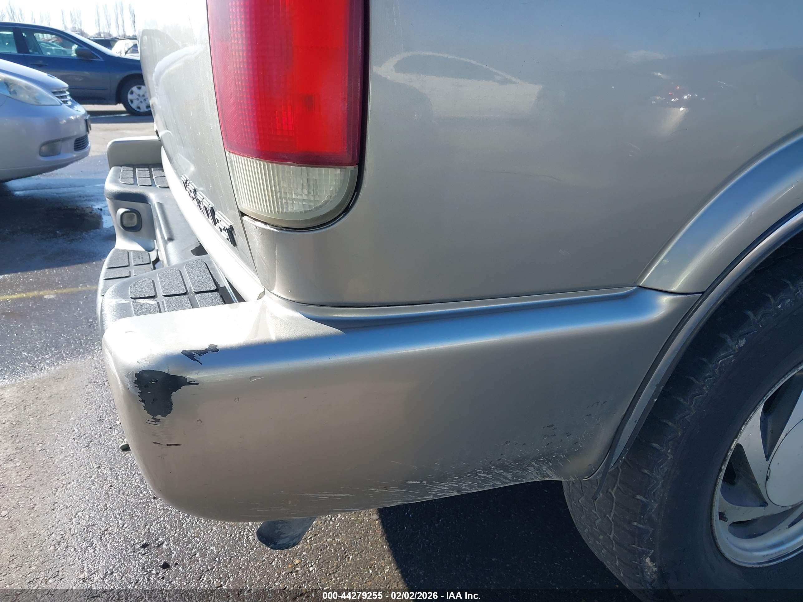 CHEVROLET BLAZER image 6