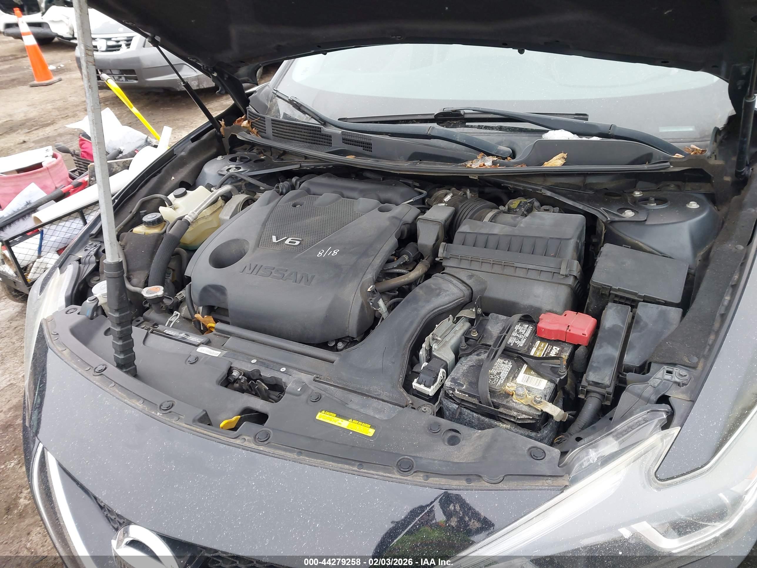 NISSAN MAXIMA image 10