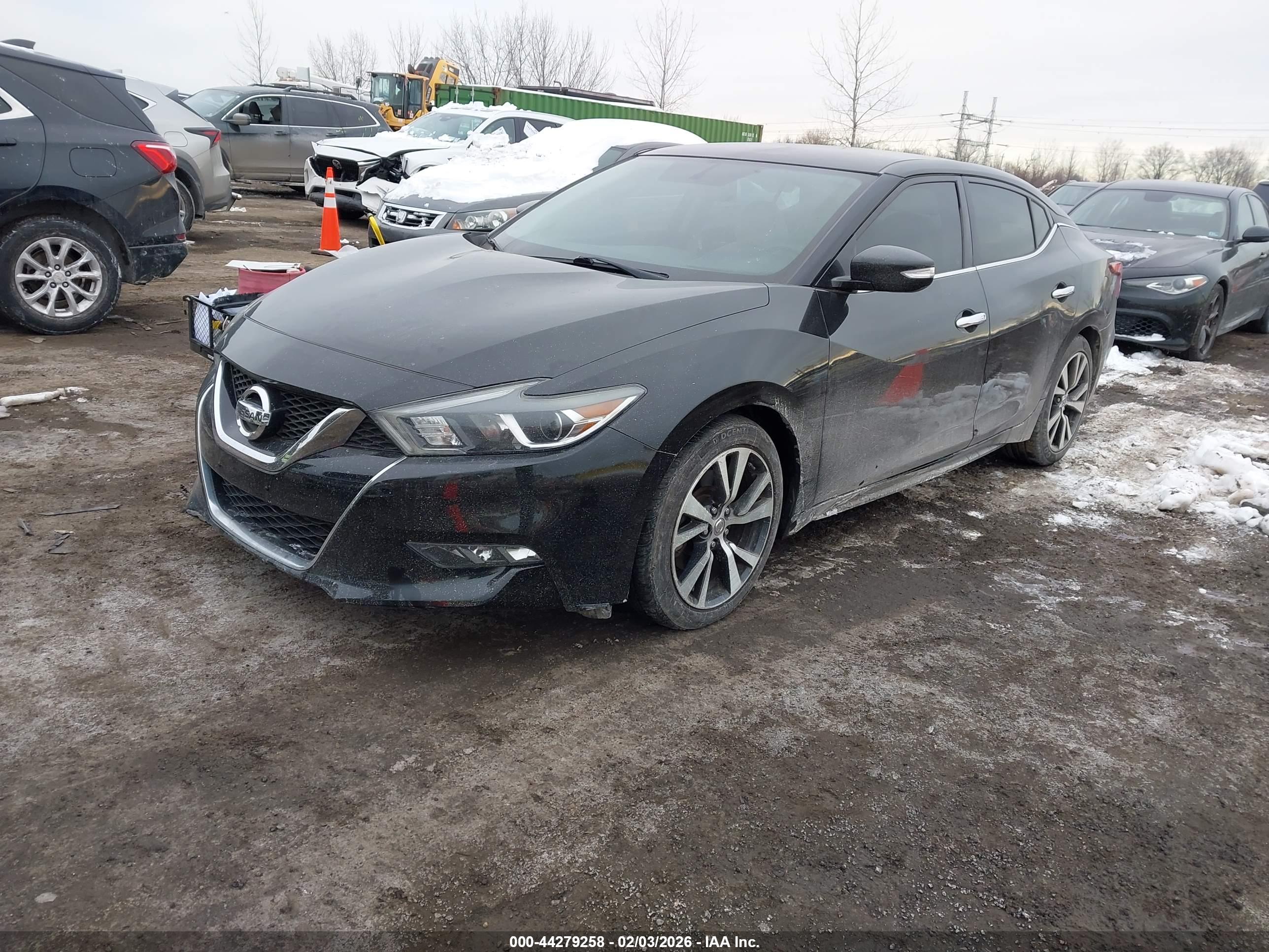 NISSAN MAXIMA image 2