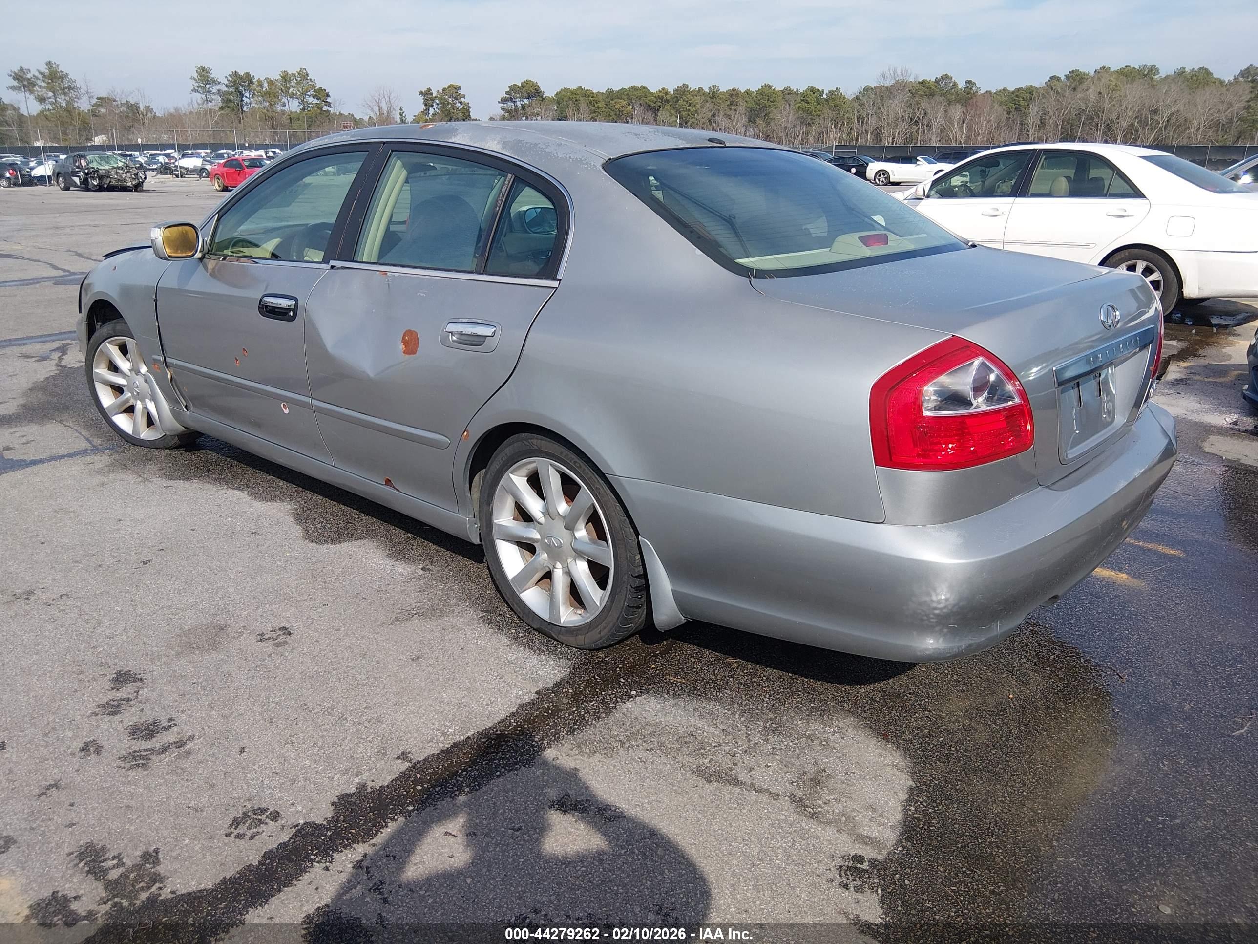 INFINITI Q45 image 3