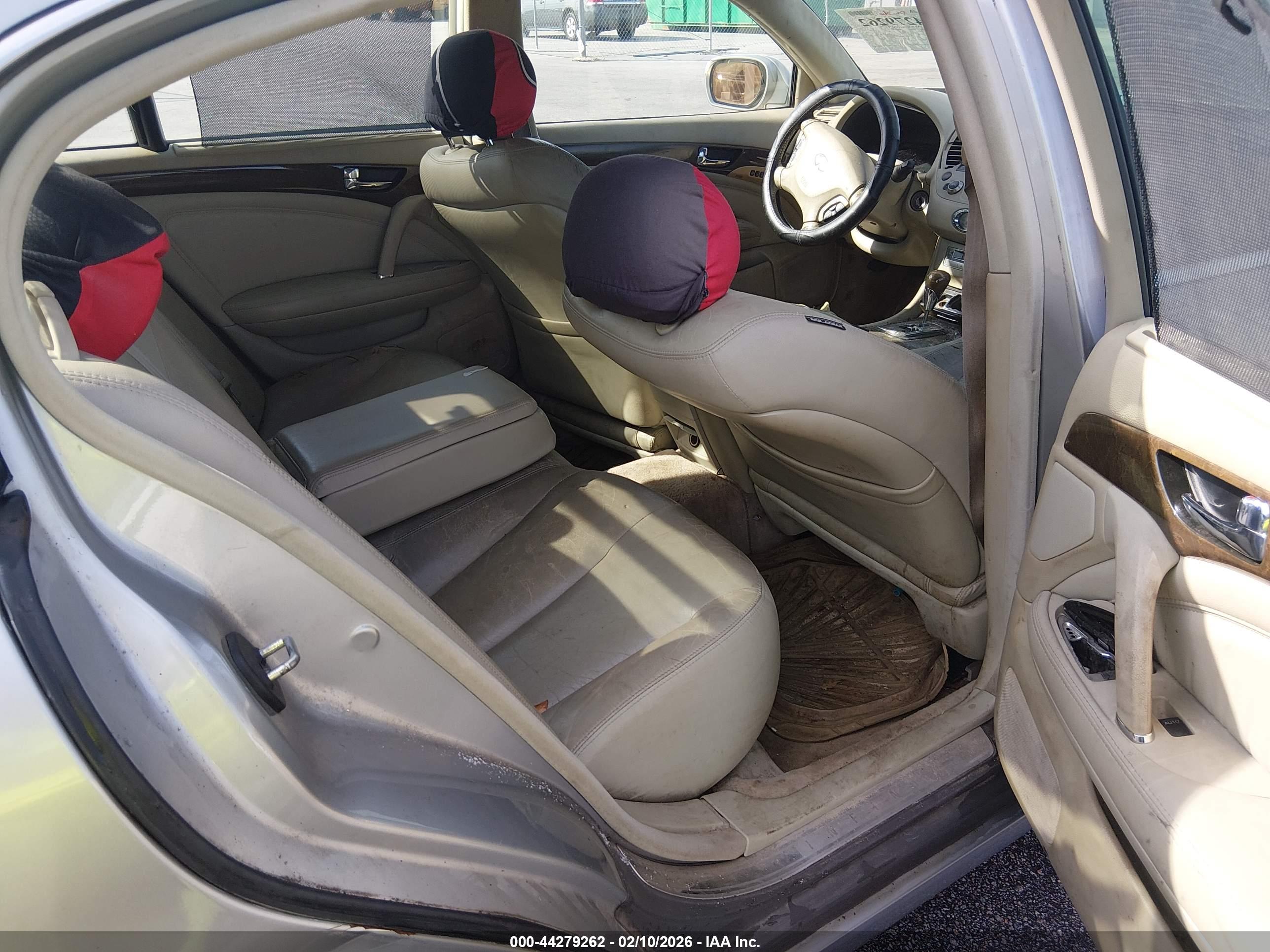 INFINITI Q45 image 8