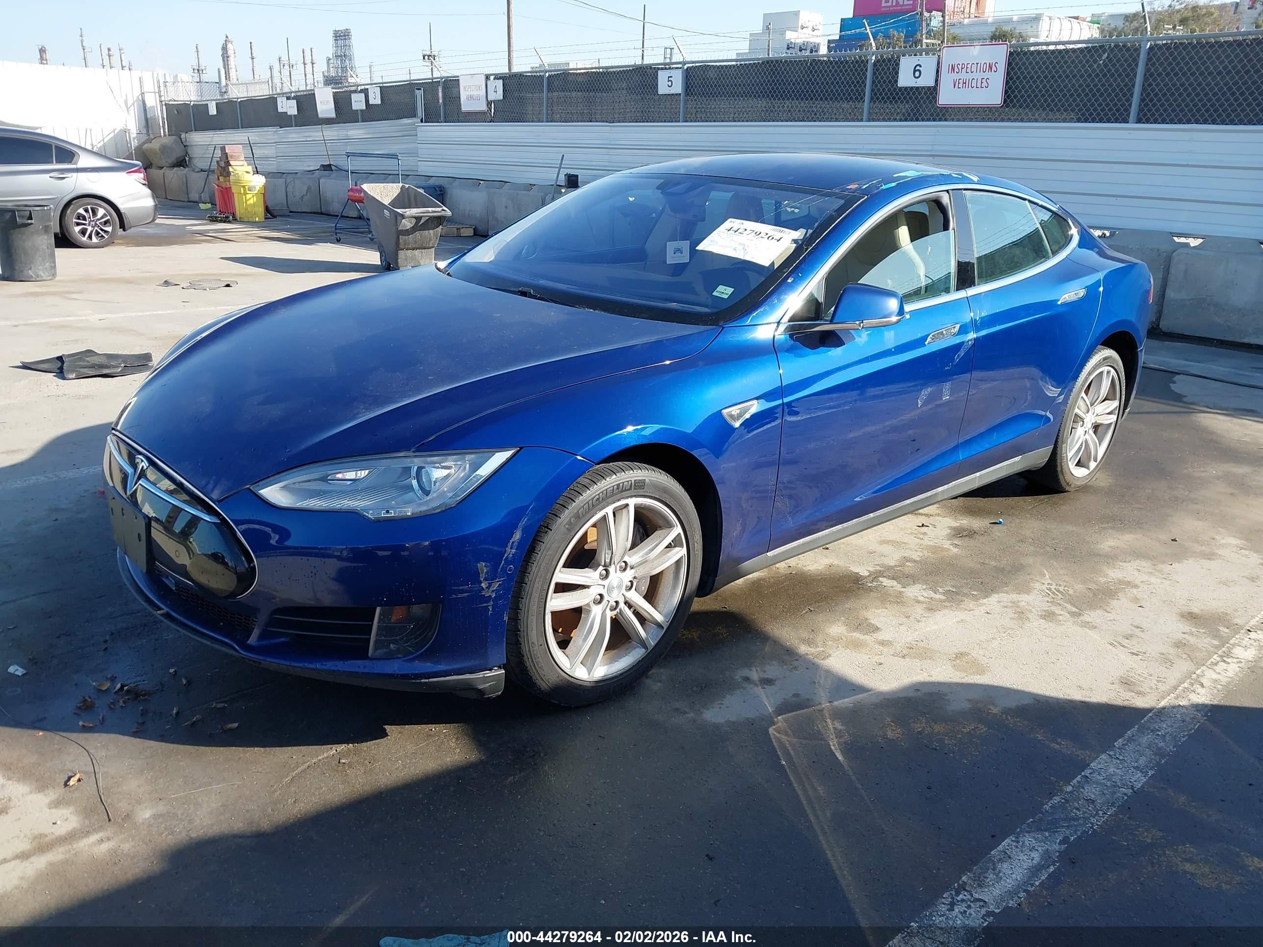 TESLA MODEL image 2