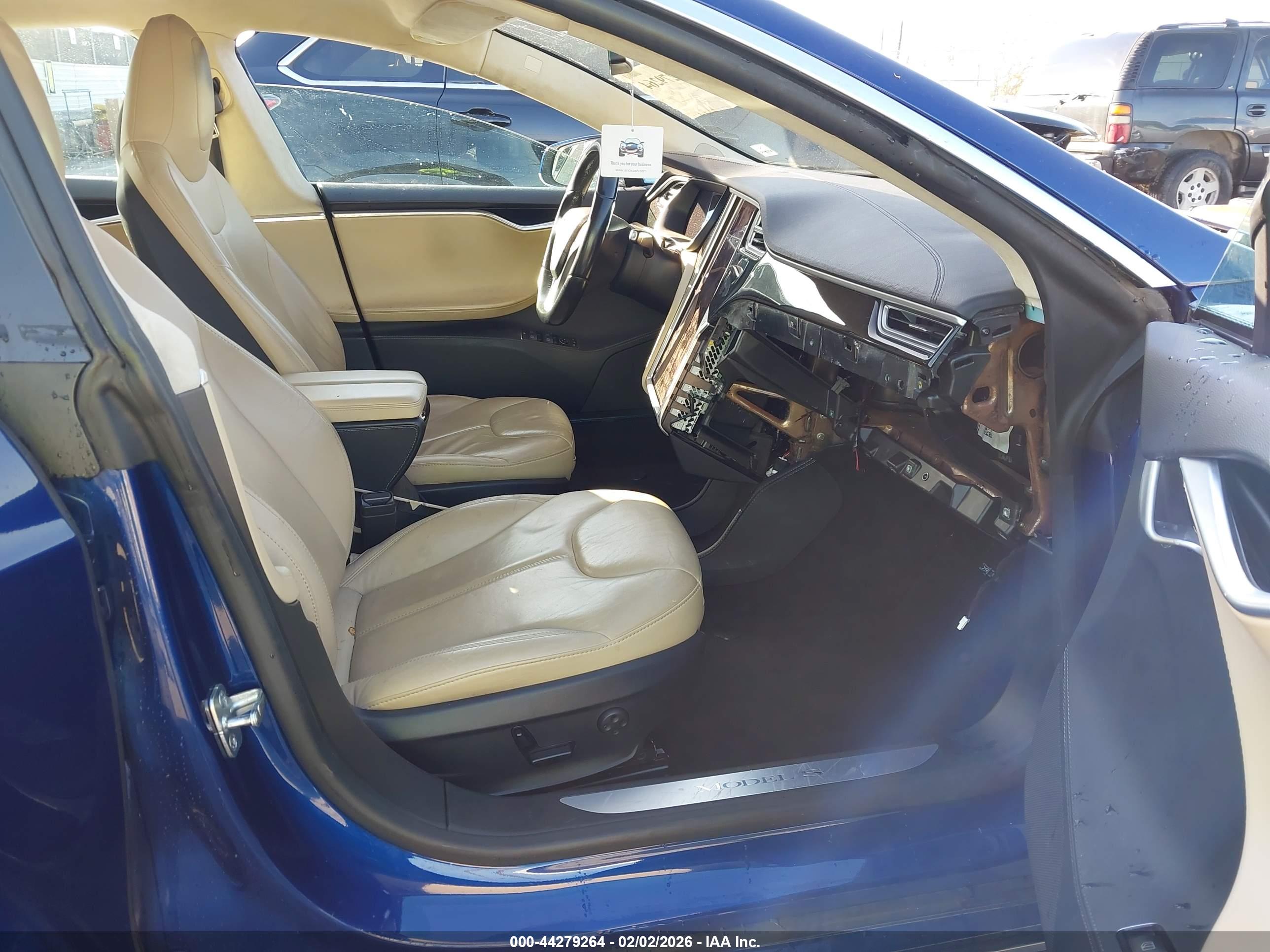 TESLA MODEL image 5