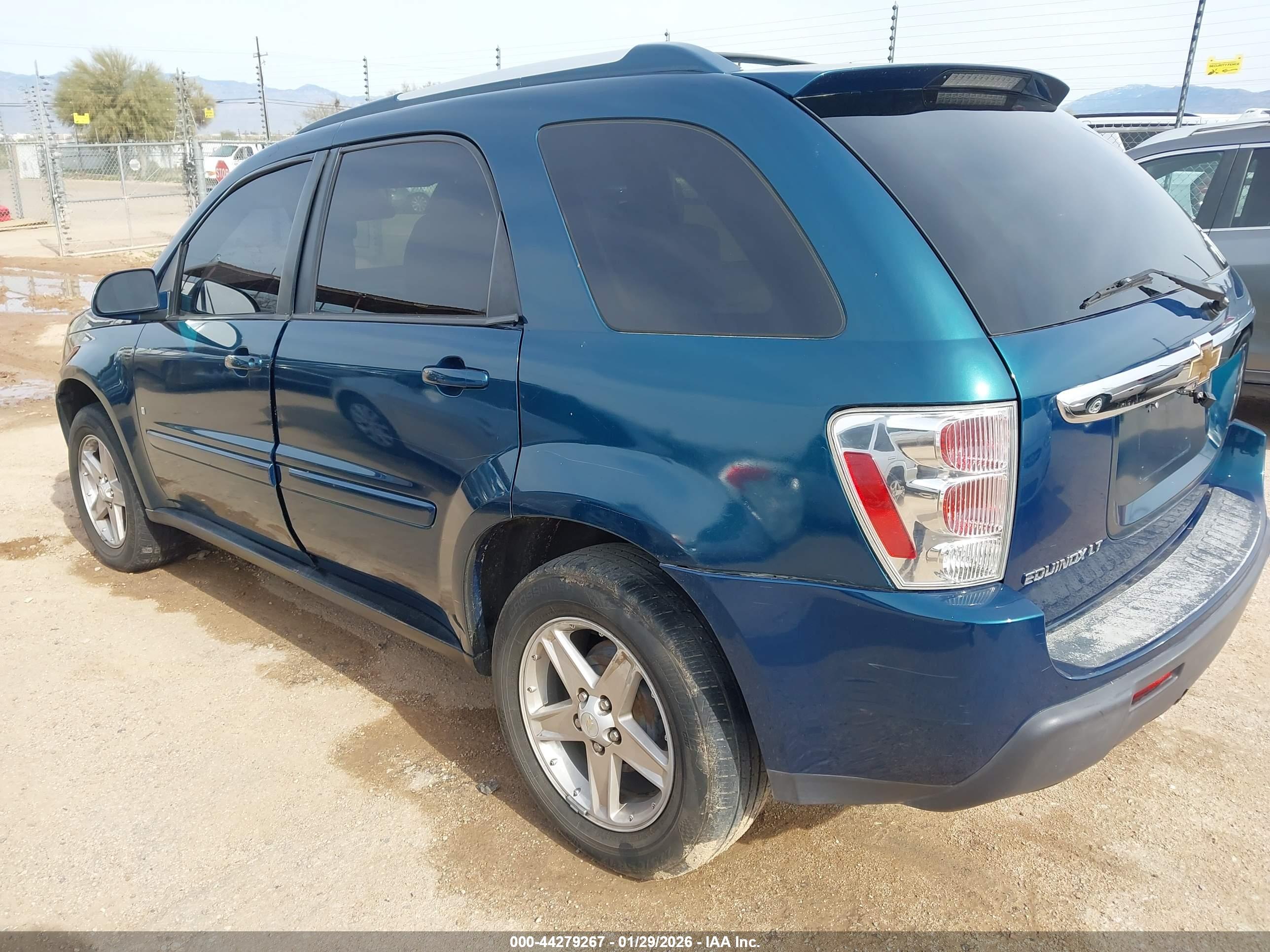 CHEVROLET EQUINOX image 3
