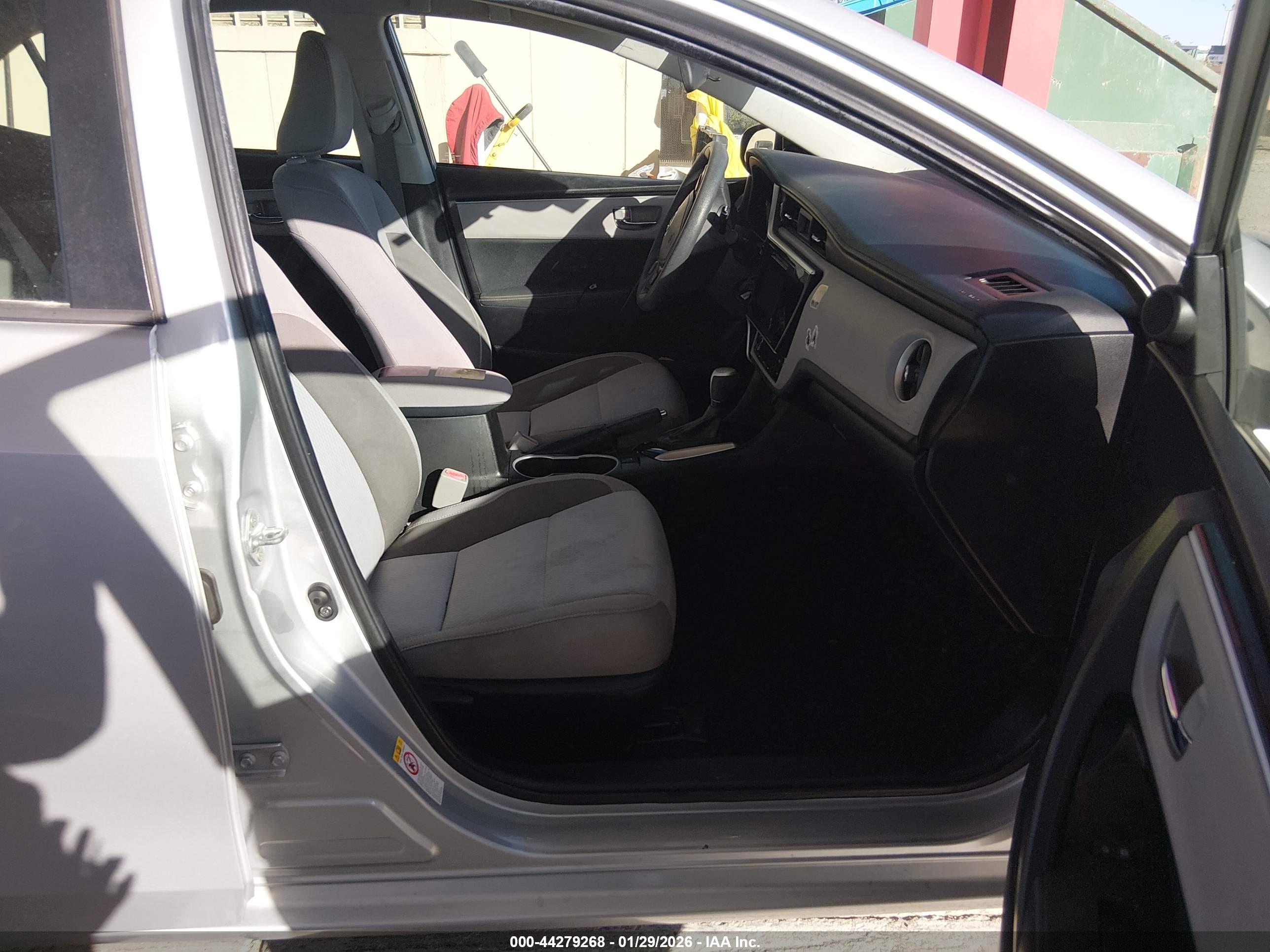 TOYOTA COROLLA image 5