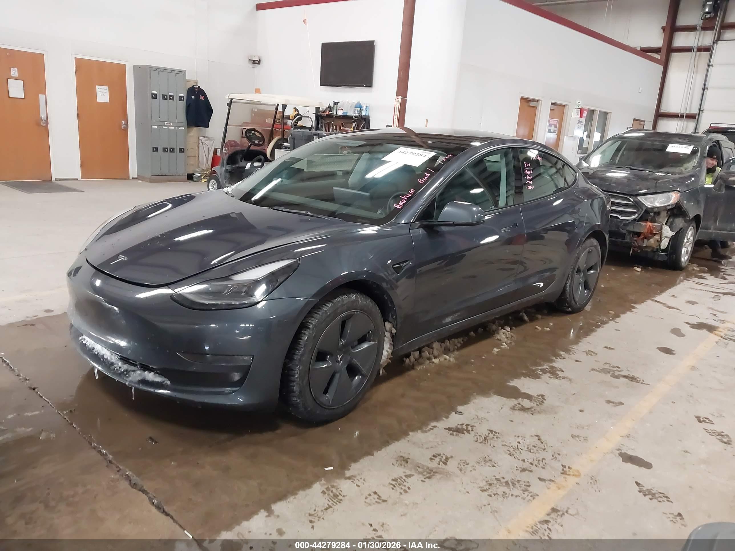 TESLA MODEL image 2