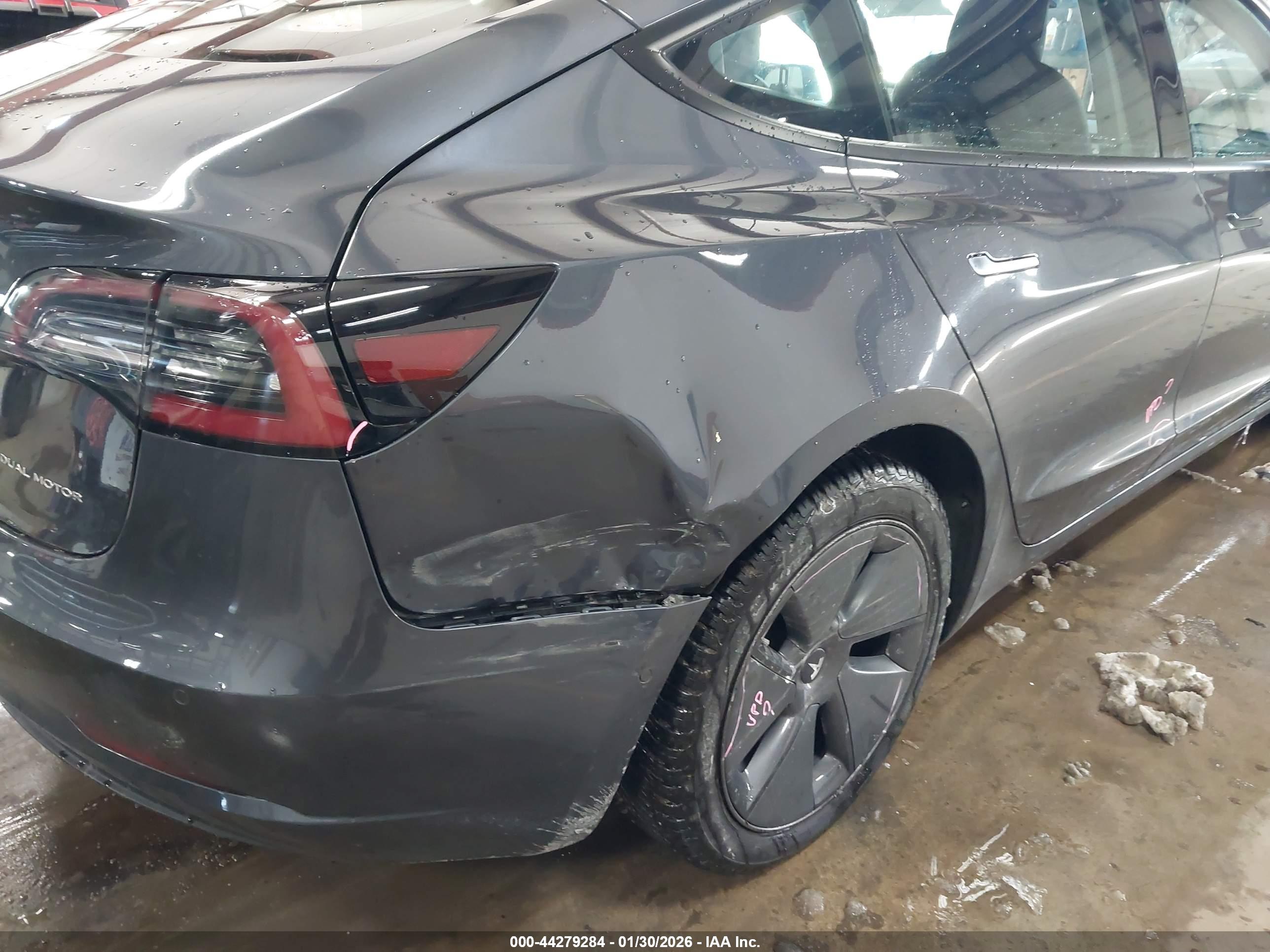 TESLA MODEL image 6