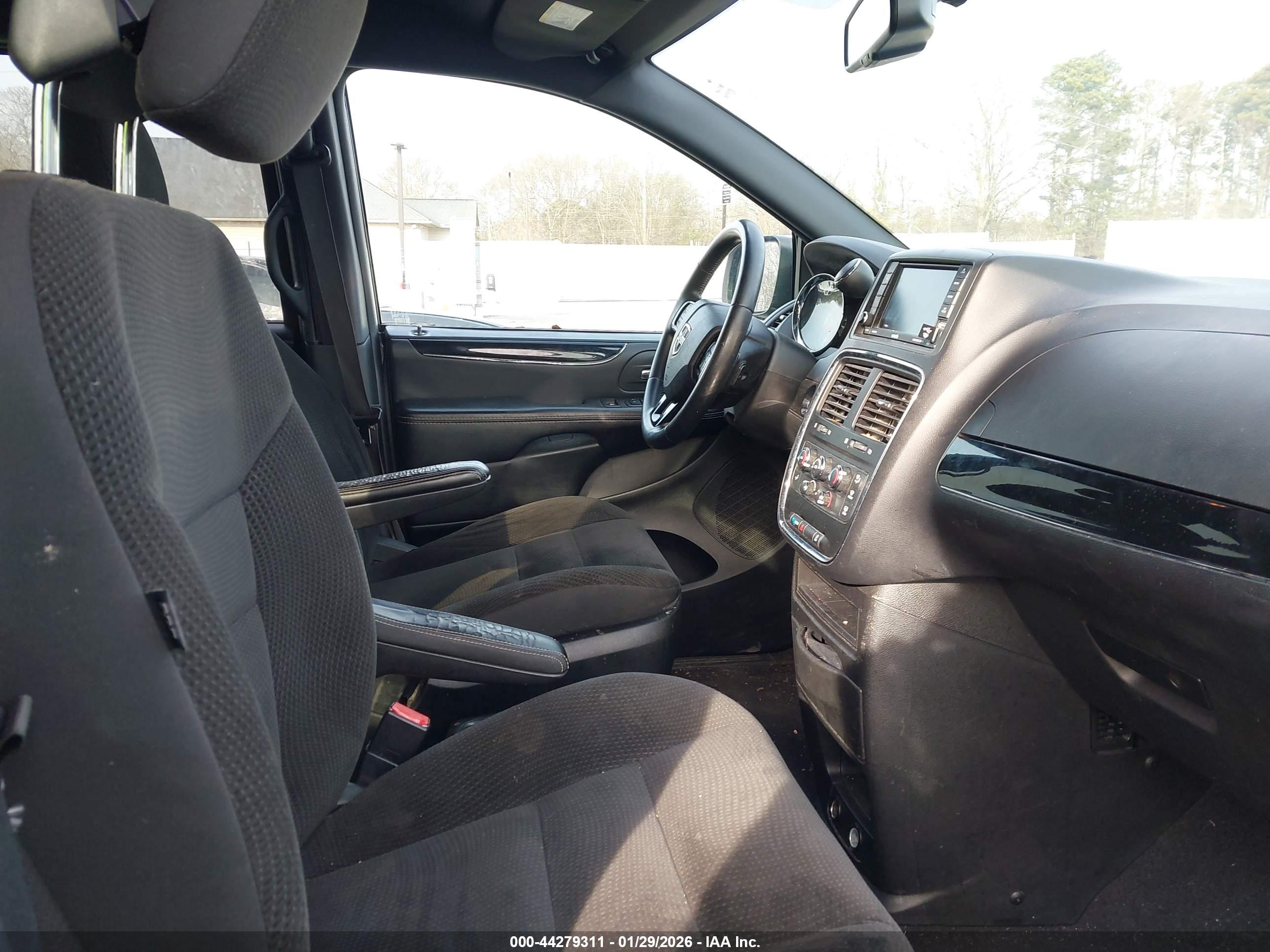 DODGE GRAND image 5