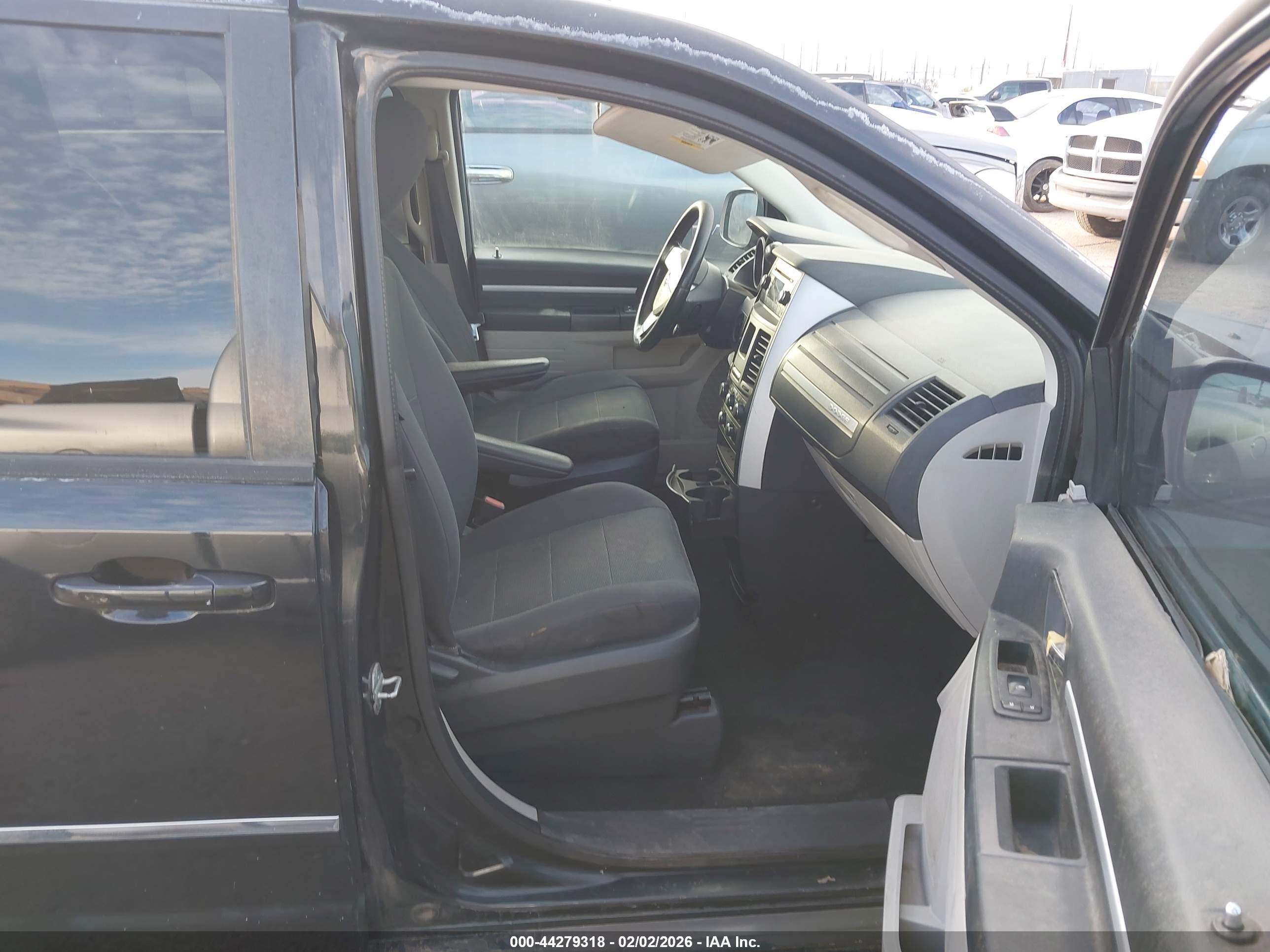 DODGE GRAND image 5