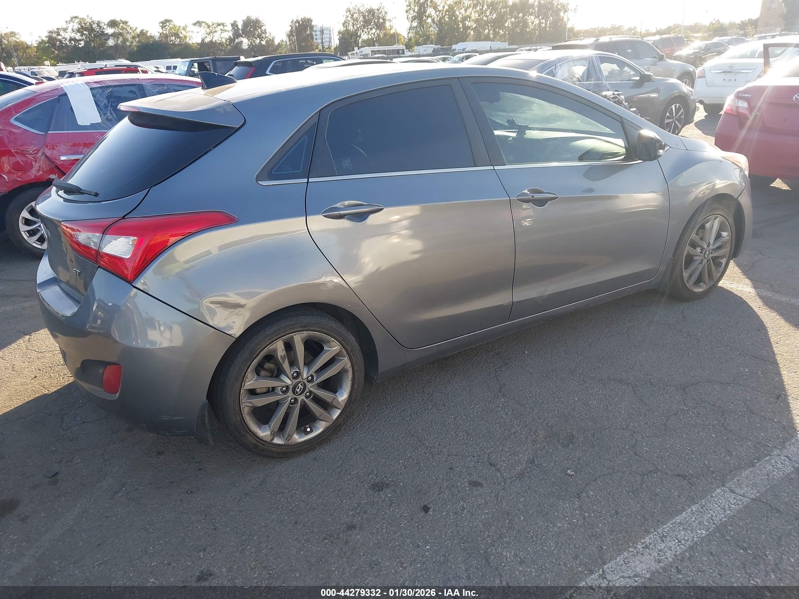 HYUNDAI ELANTRA image 4