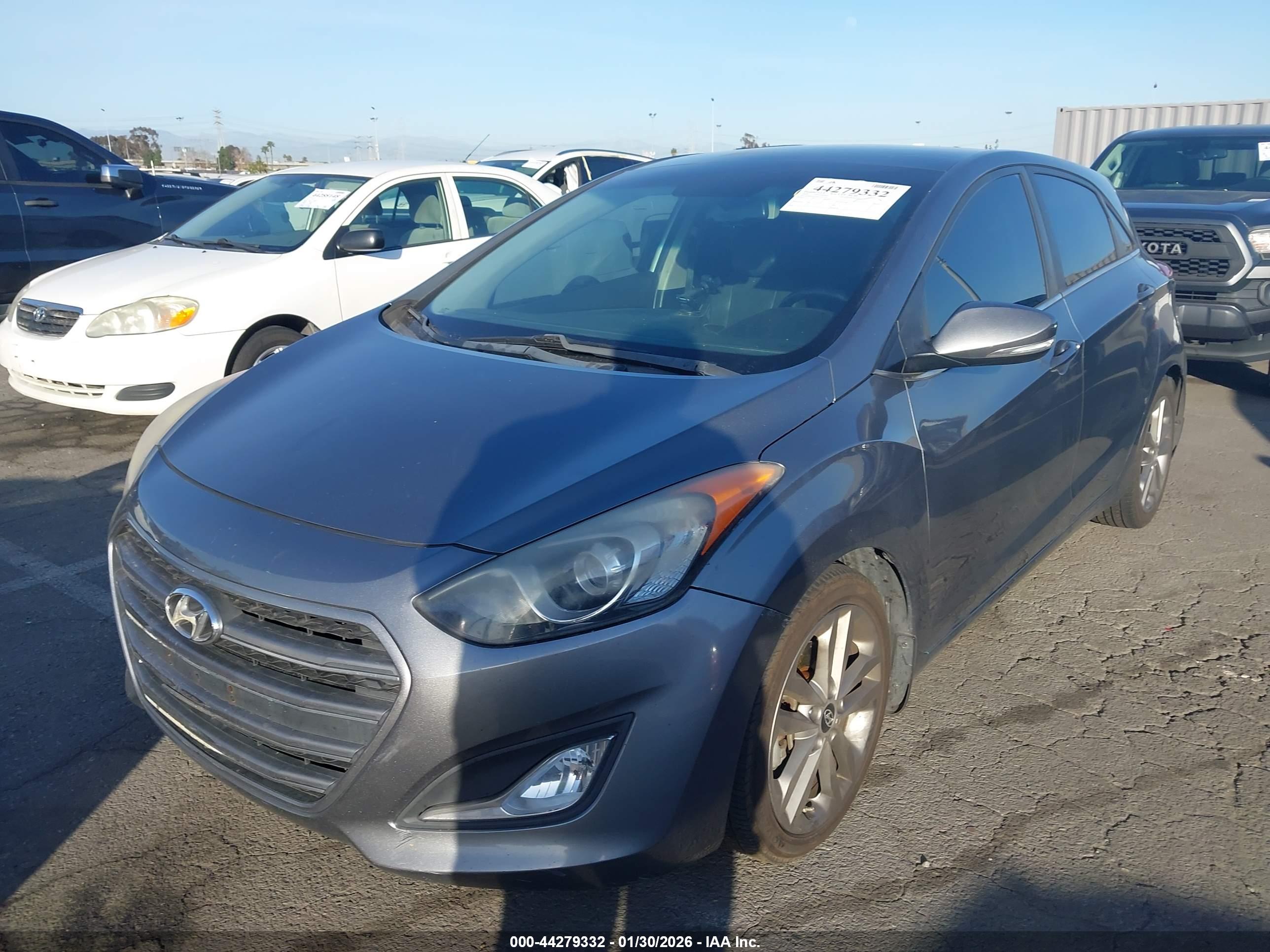 HYUNDAI ELANTRA image 6
