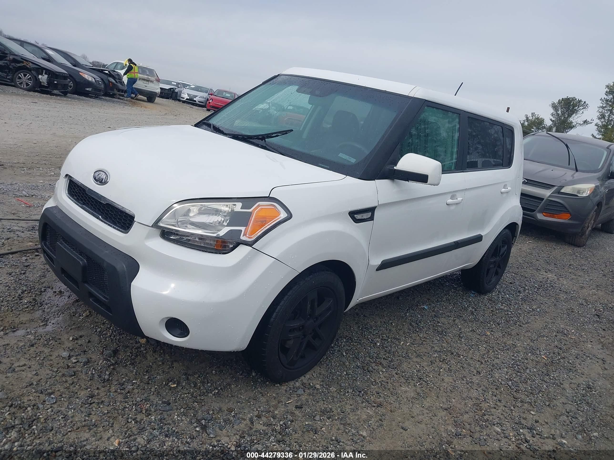KIA SOUL image 2