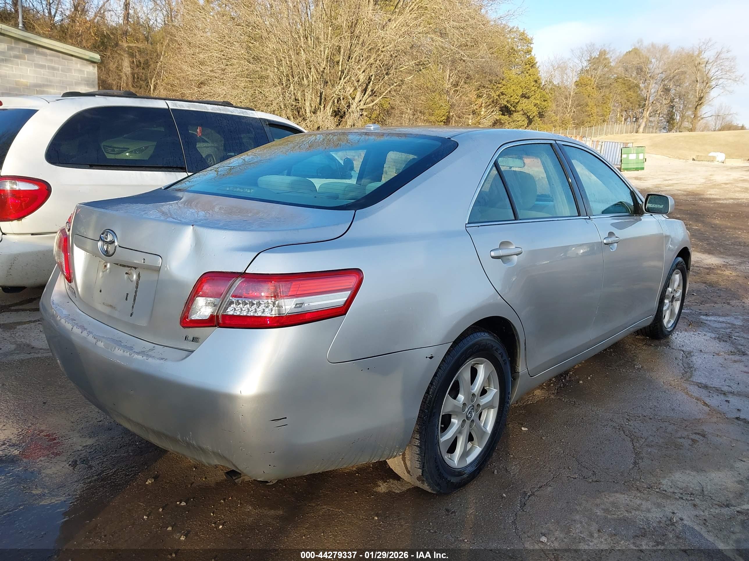 TOYOTA CAMRY image 4