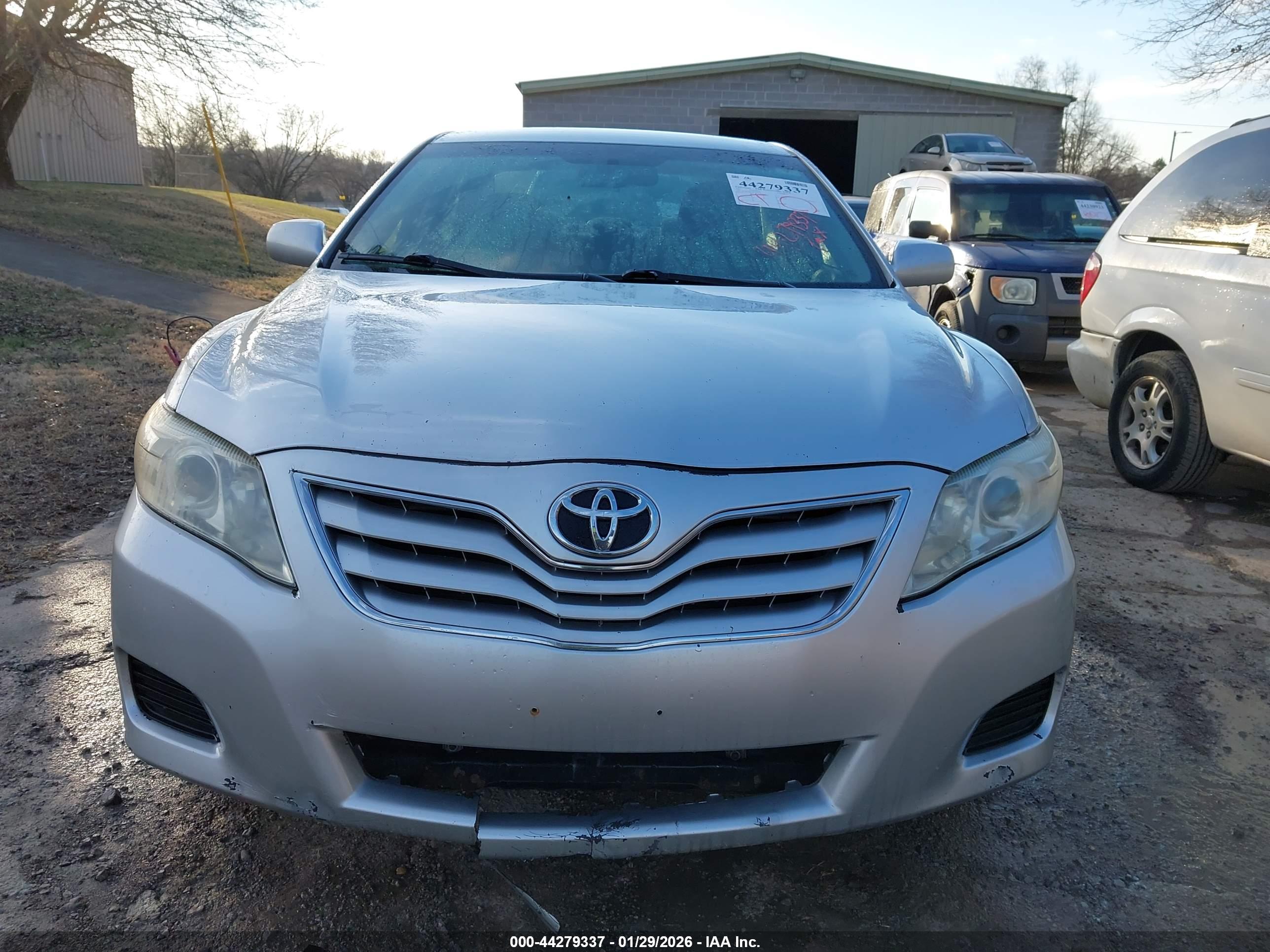 TOYOTA CAMRY image 6