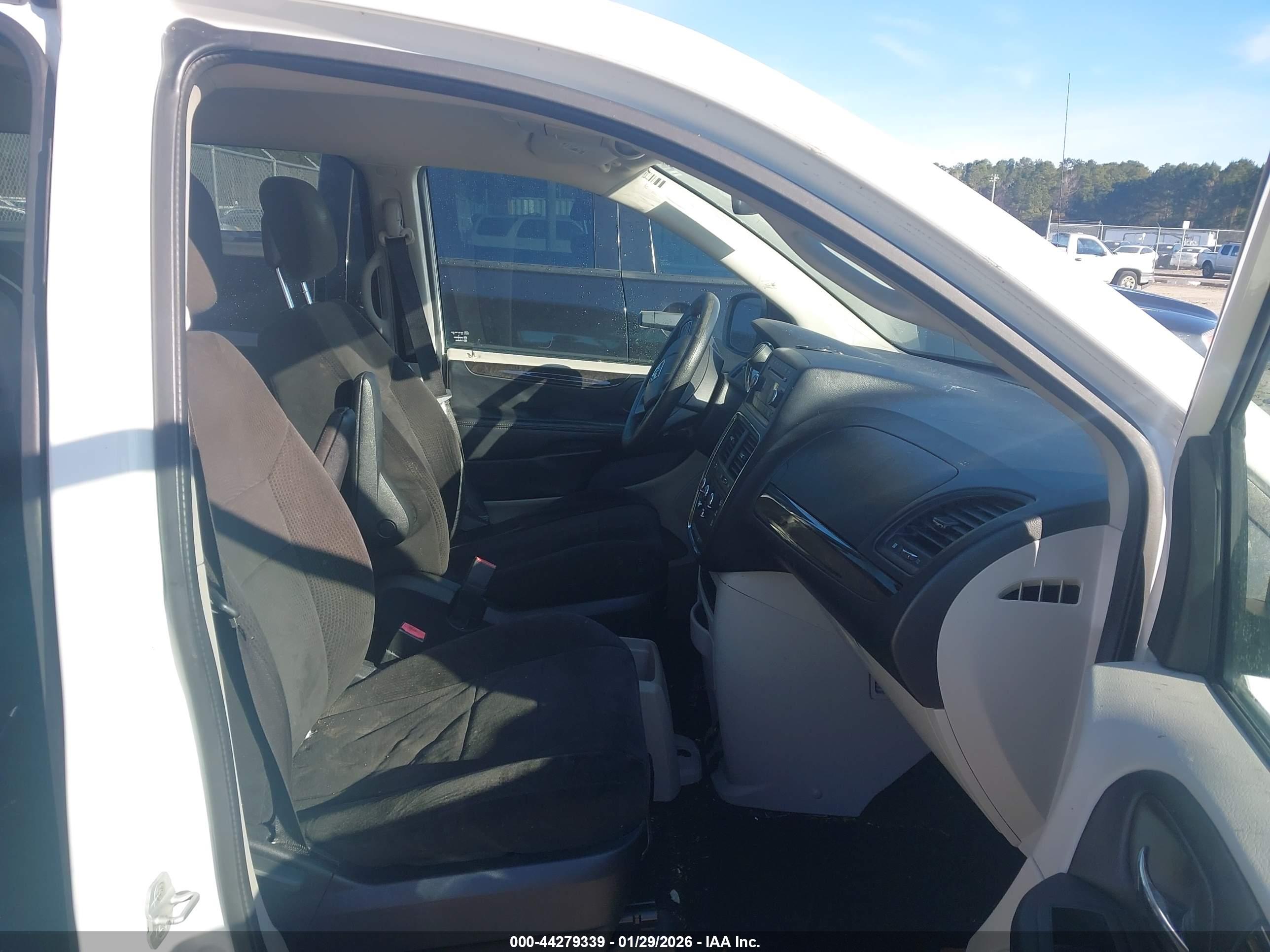 DODGE GRAND image 5