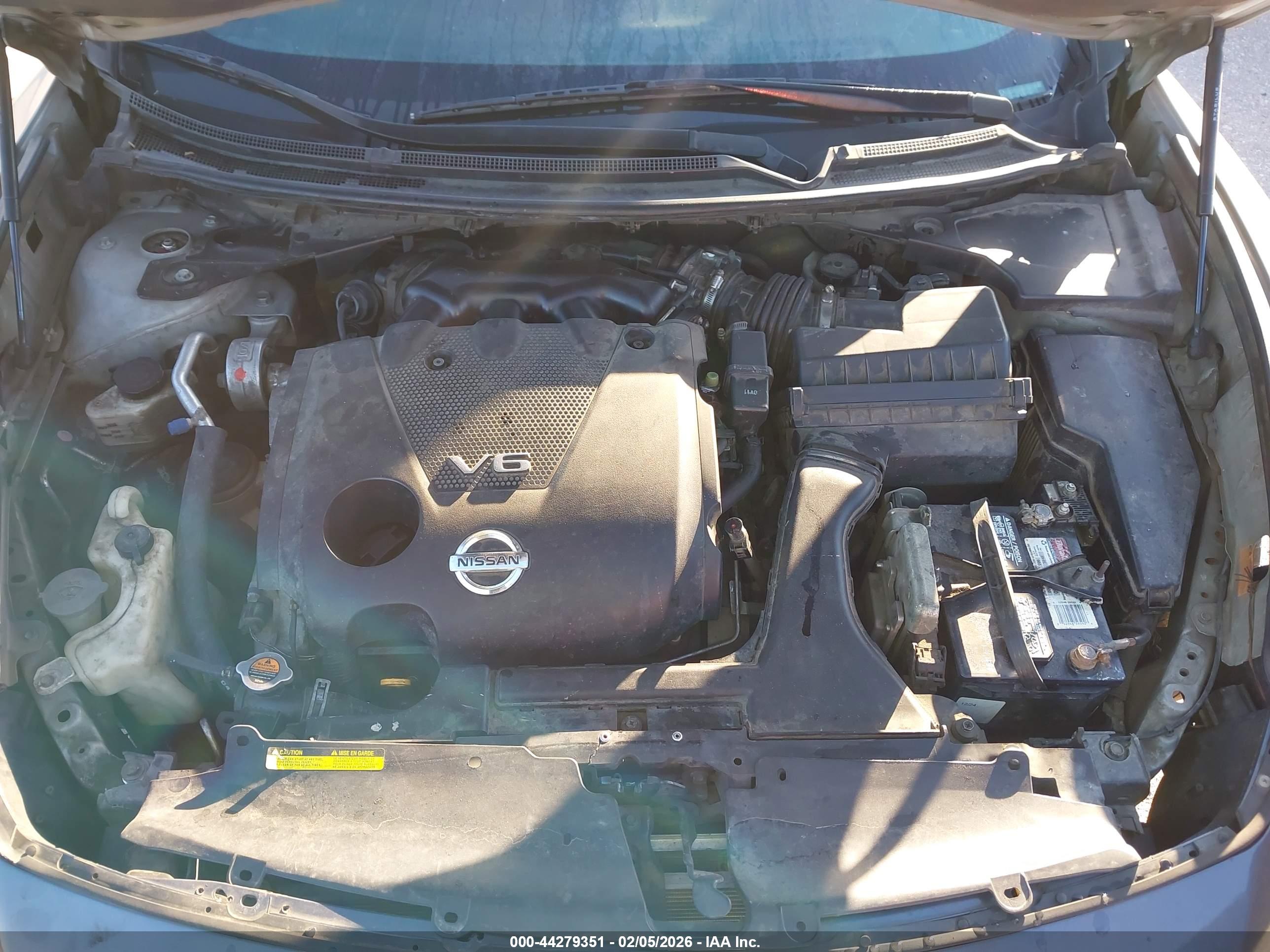 NISSAN MAXIMA image 10