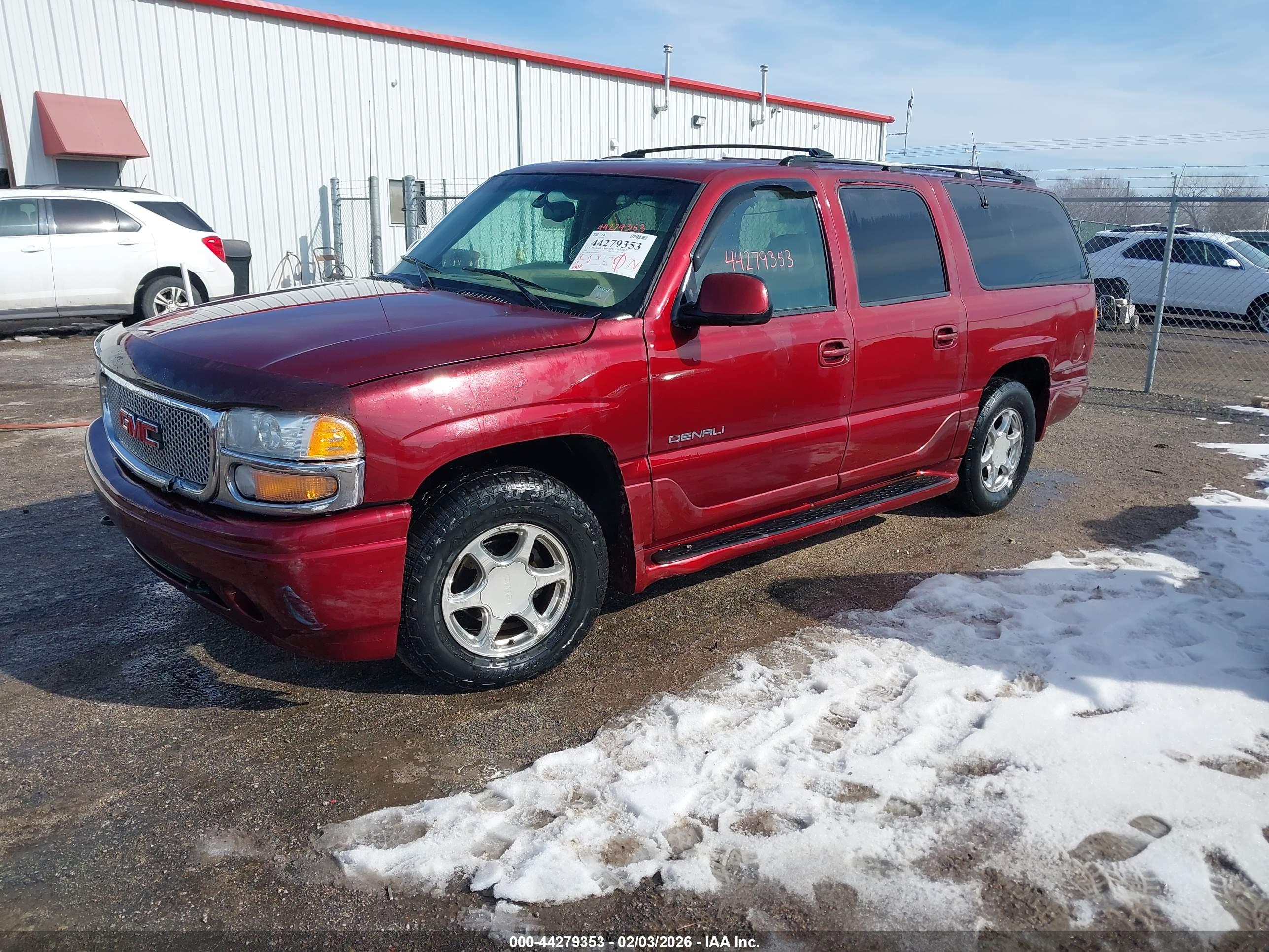 GMC YUKON image 2