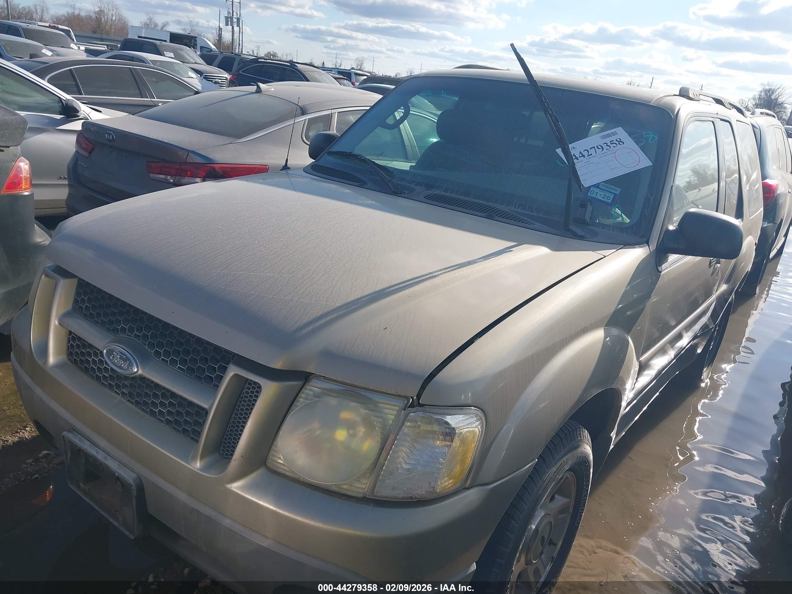 FORD EXPLORER image 2