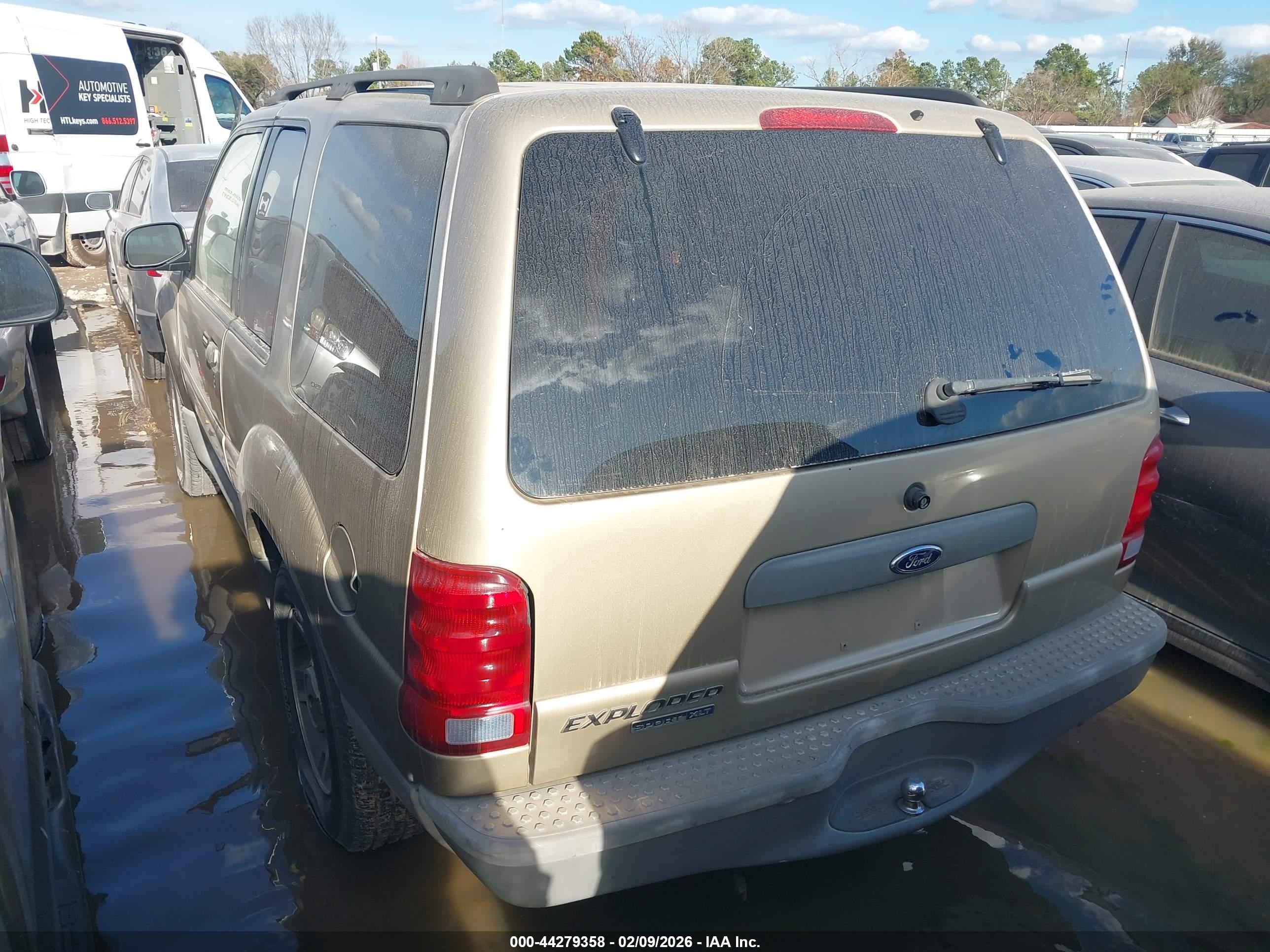 FORD EXPLORER image 3