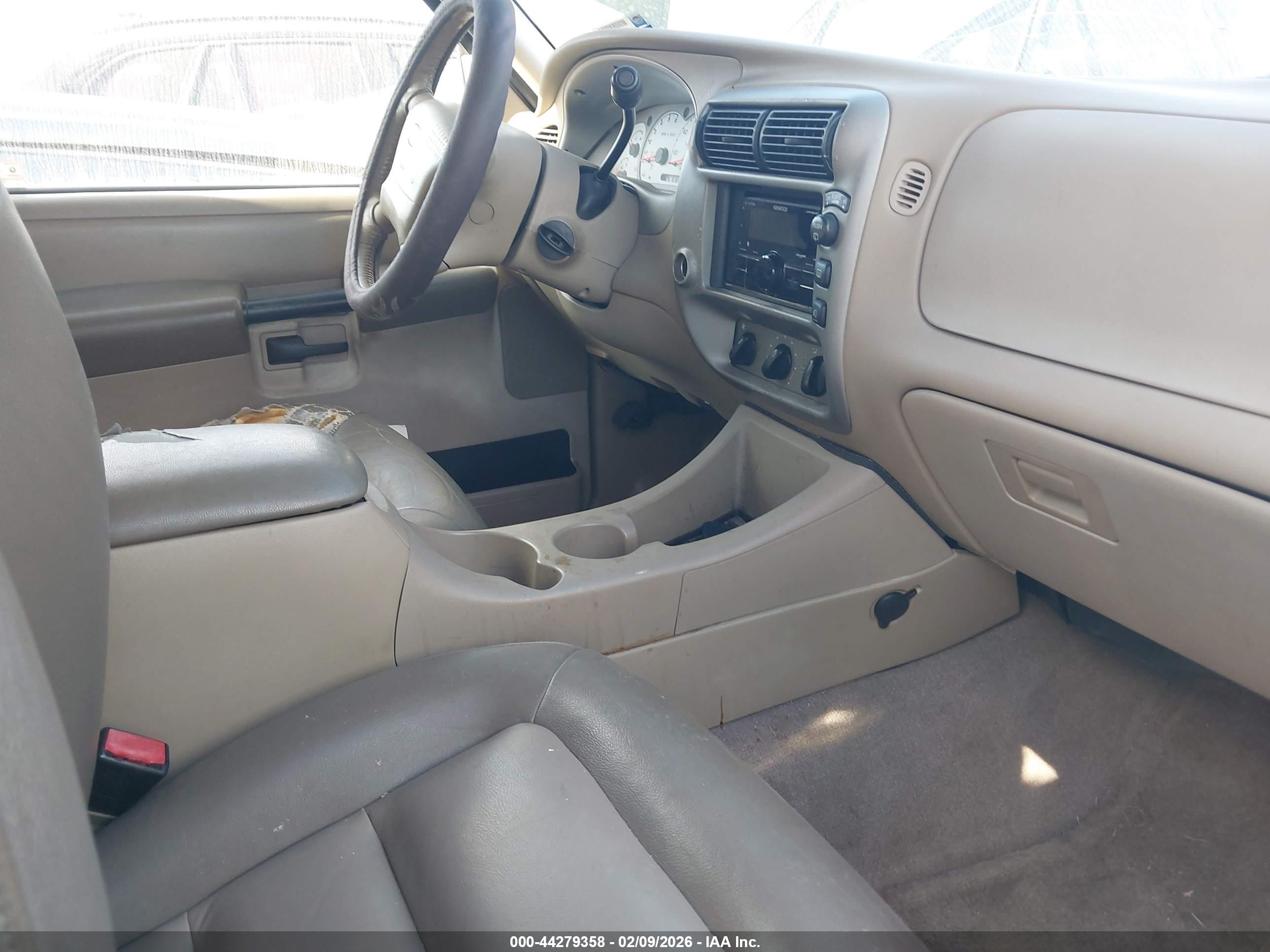 FORD EXPLORER image 5