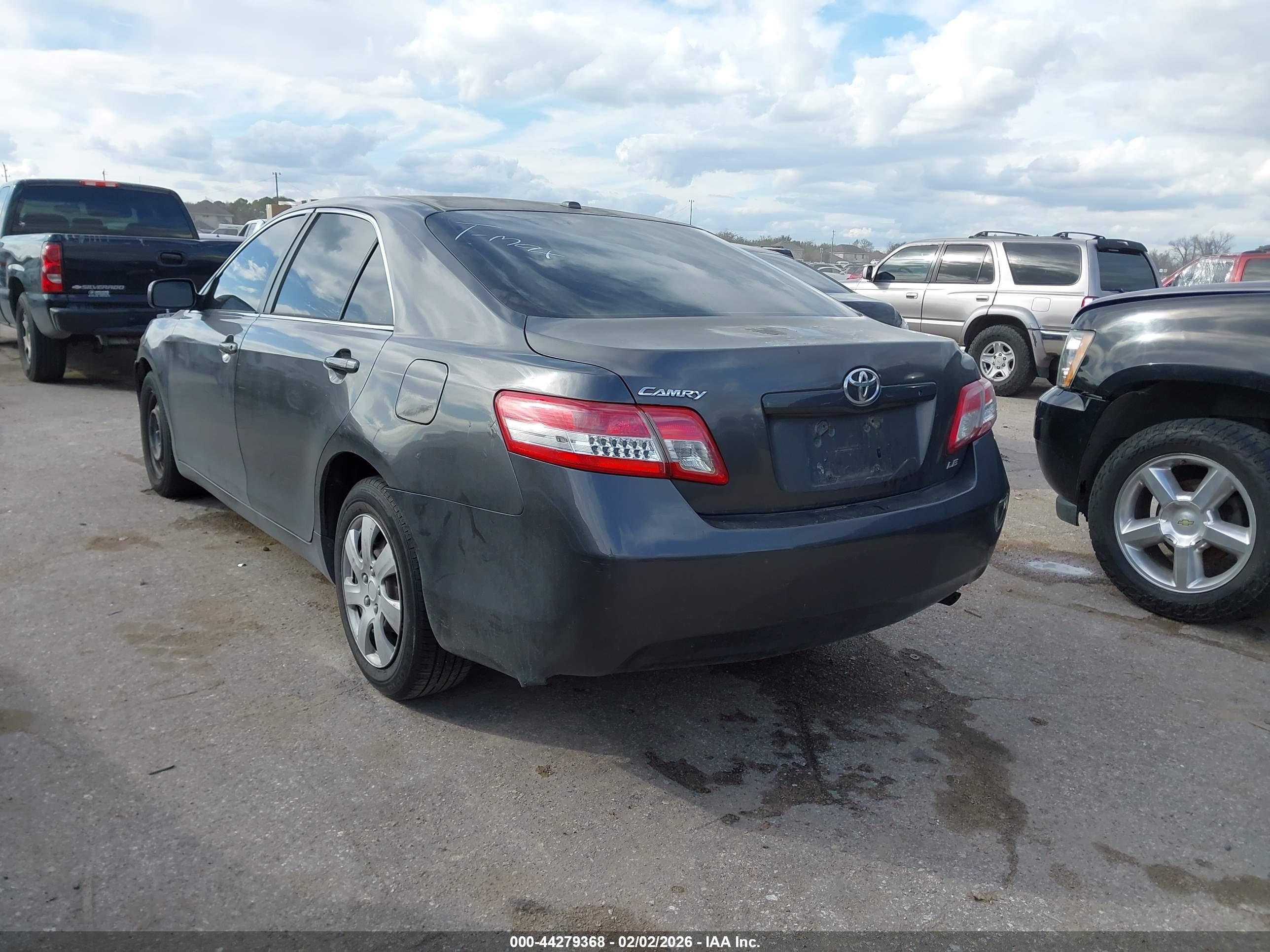 TOYOTA CAMRY image 3