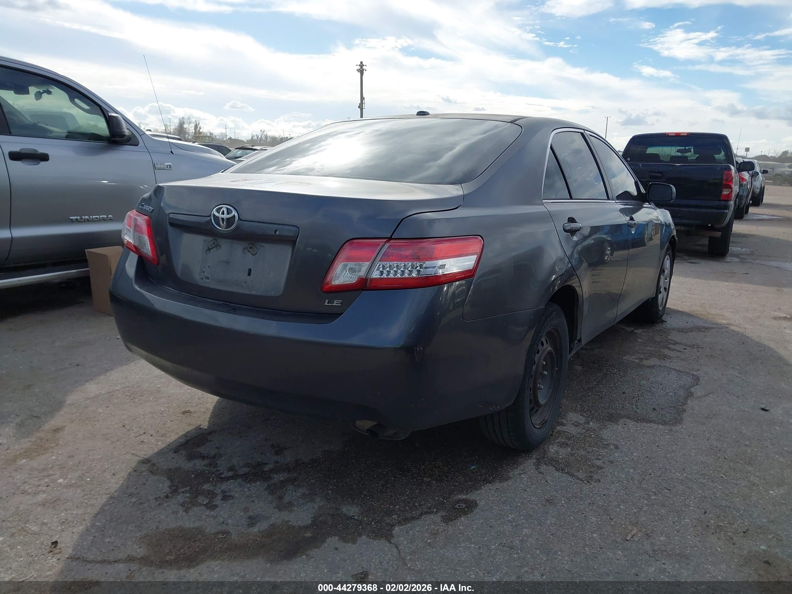 TOYOTA CAMRY image 4