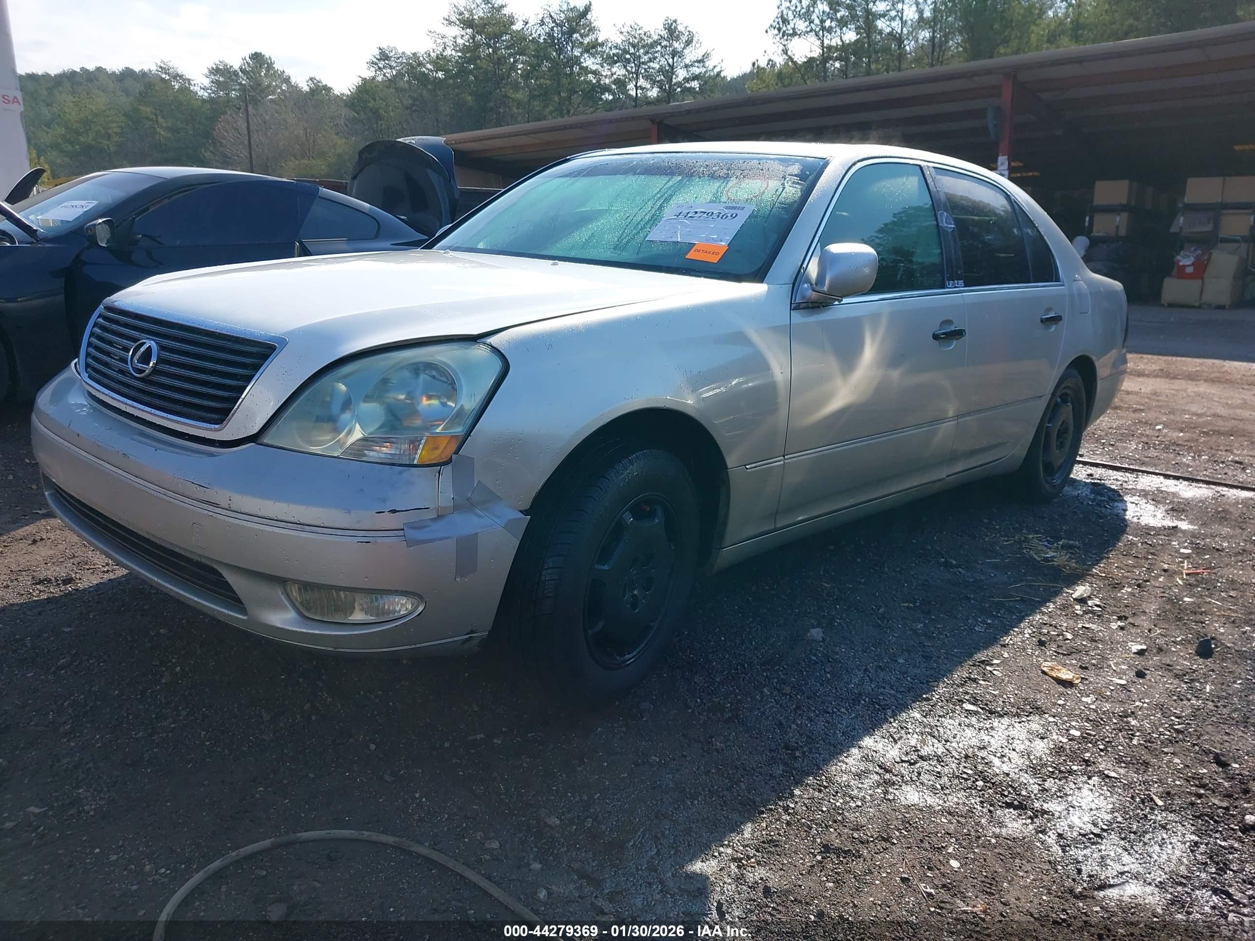 LEXUS LS image 2