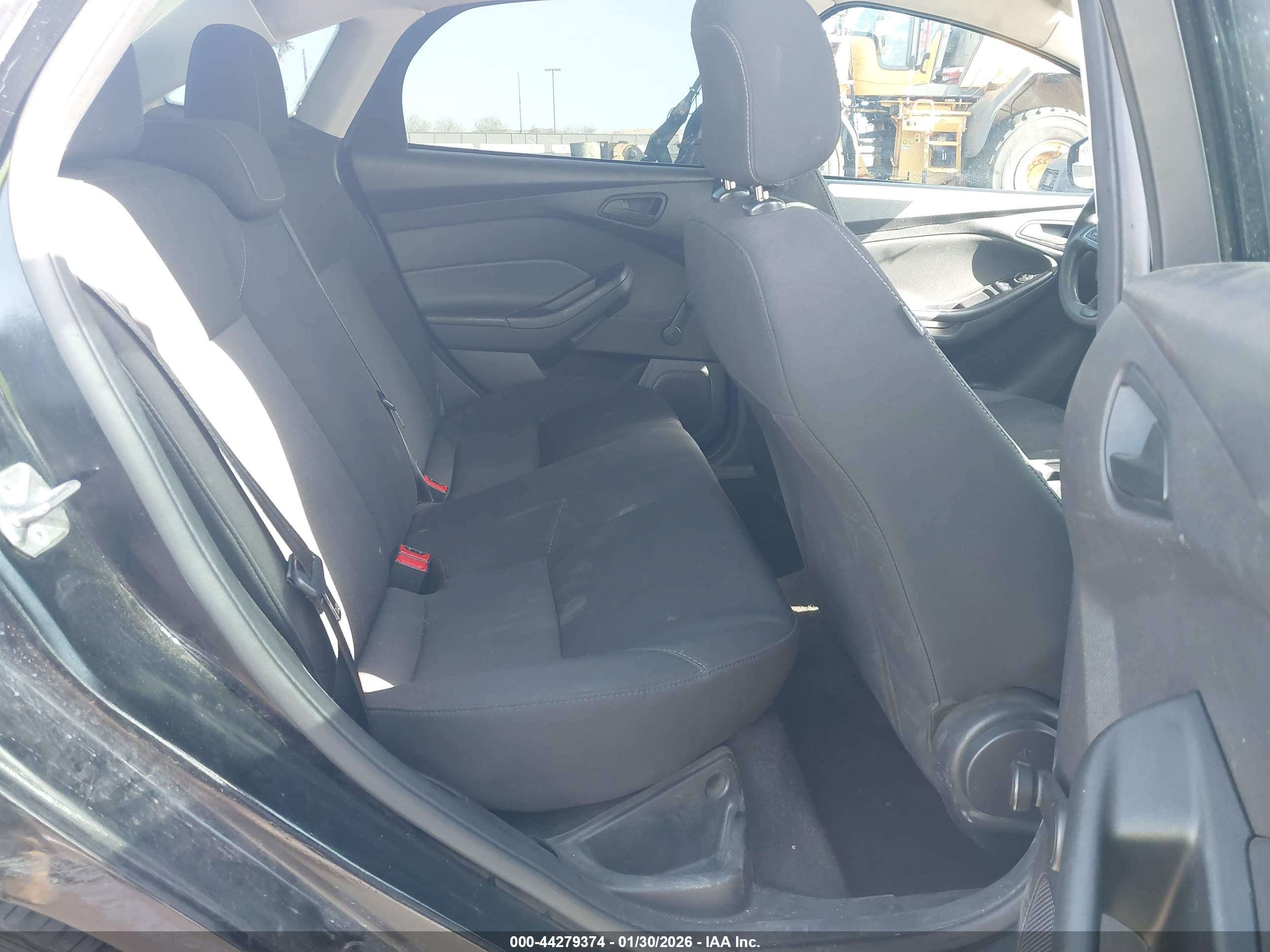 FORD FOCUS image 8