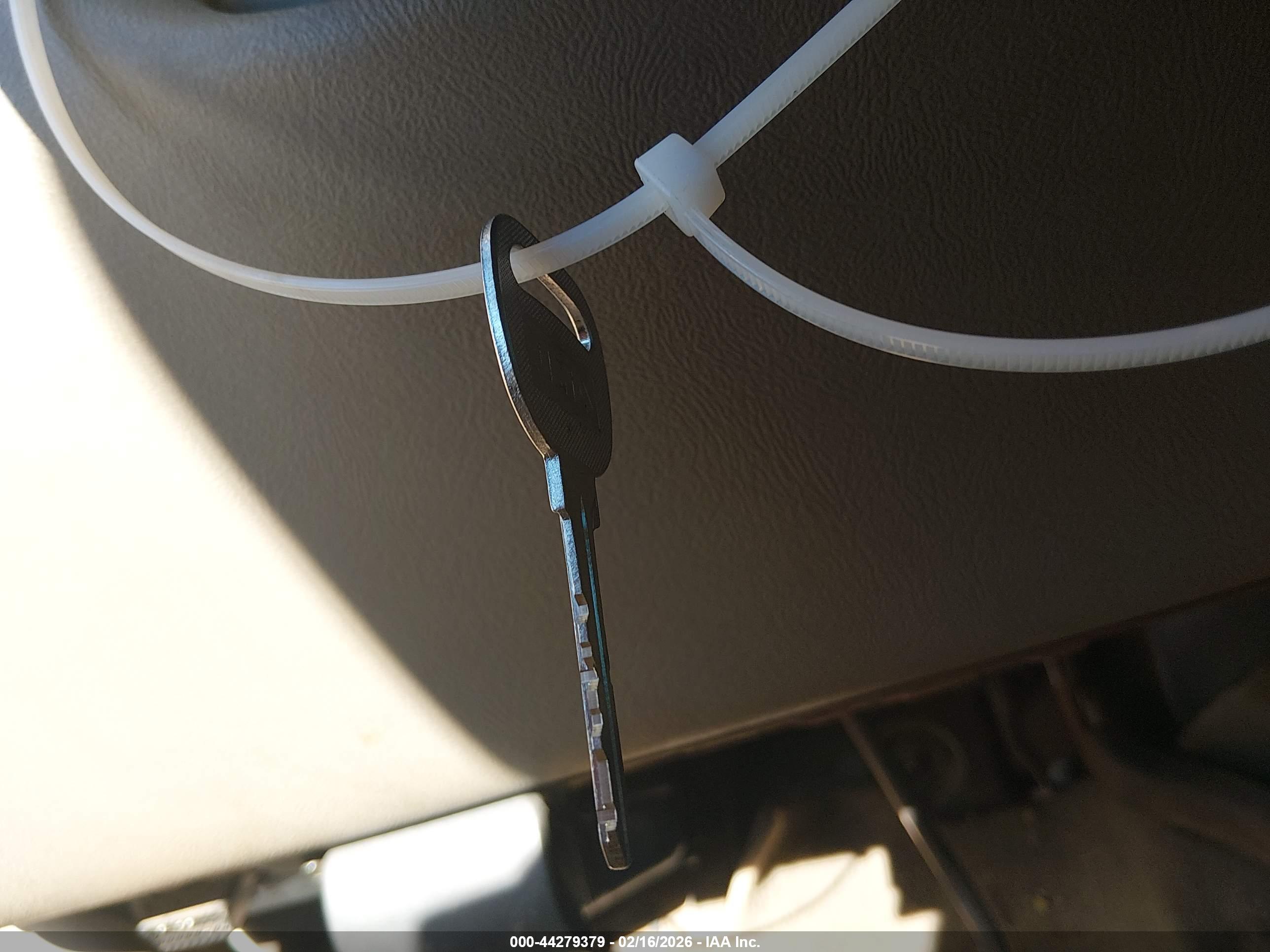 CHEVROLET SILVERADO image 11